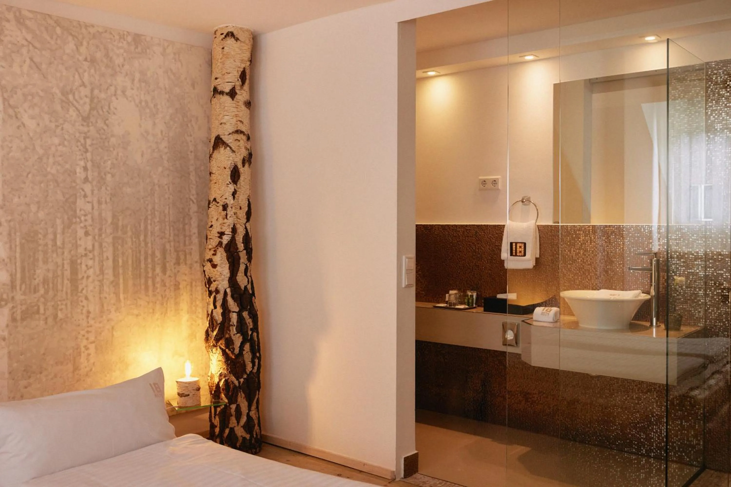 Photo of the whole room, Bed in 18Arts Hotel - Living in a Gallery!