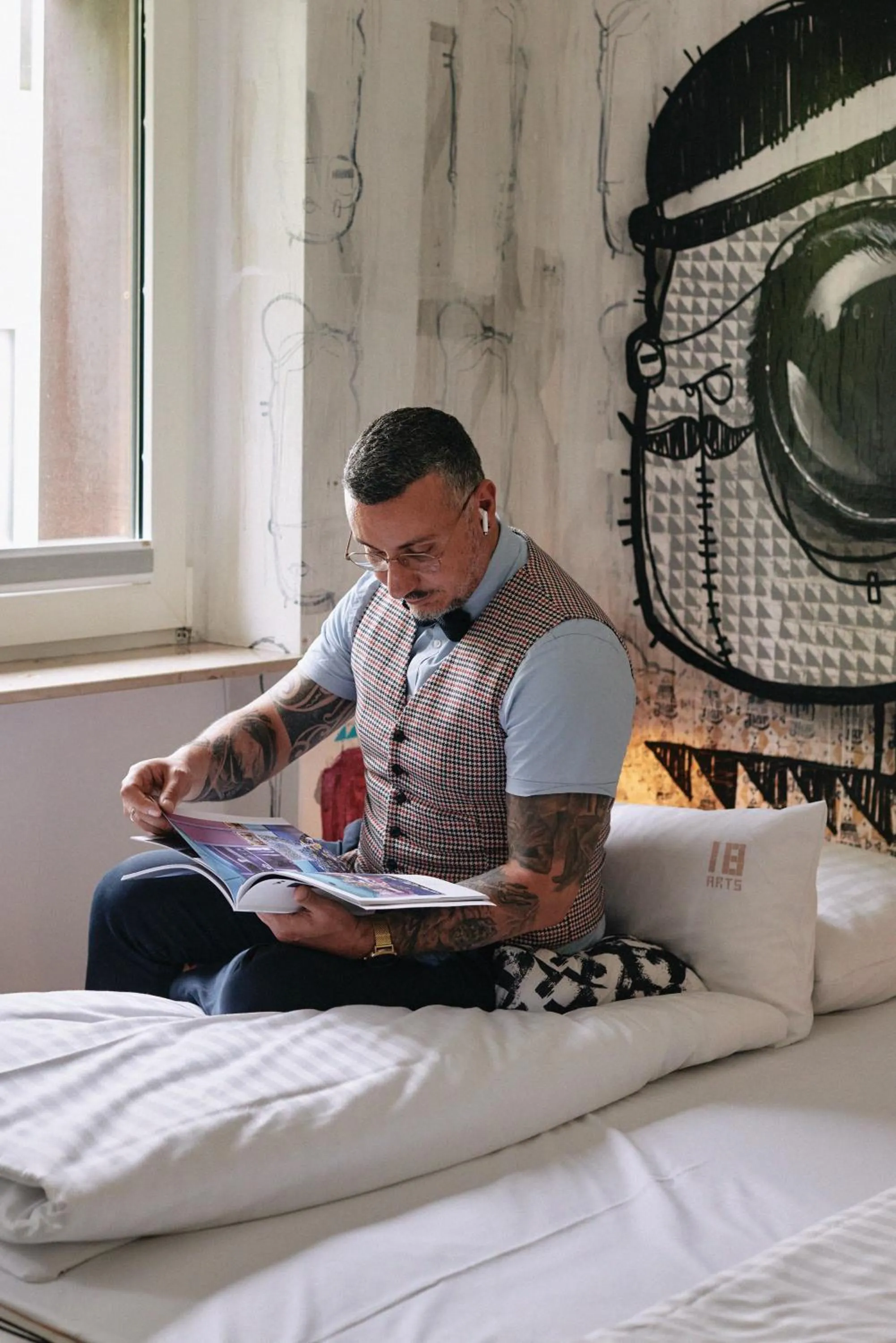 Guests, Bed in 18Arts Hotel - Living in a Gallery!