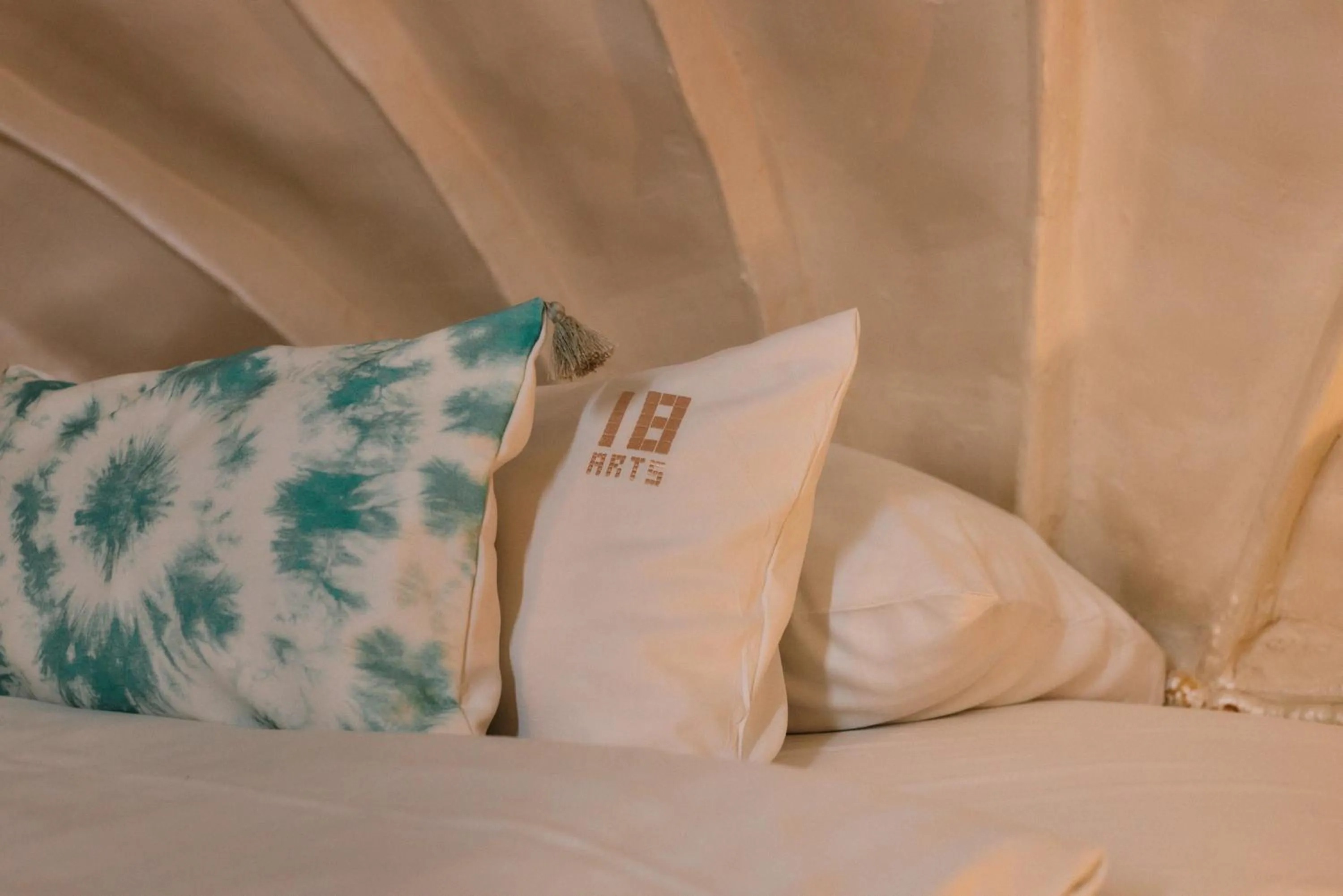 Photo of the whole room, Bed in 18Arts Hotel - Living in a Gallery!