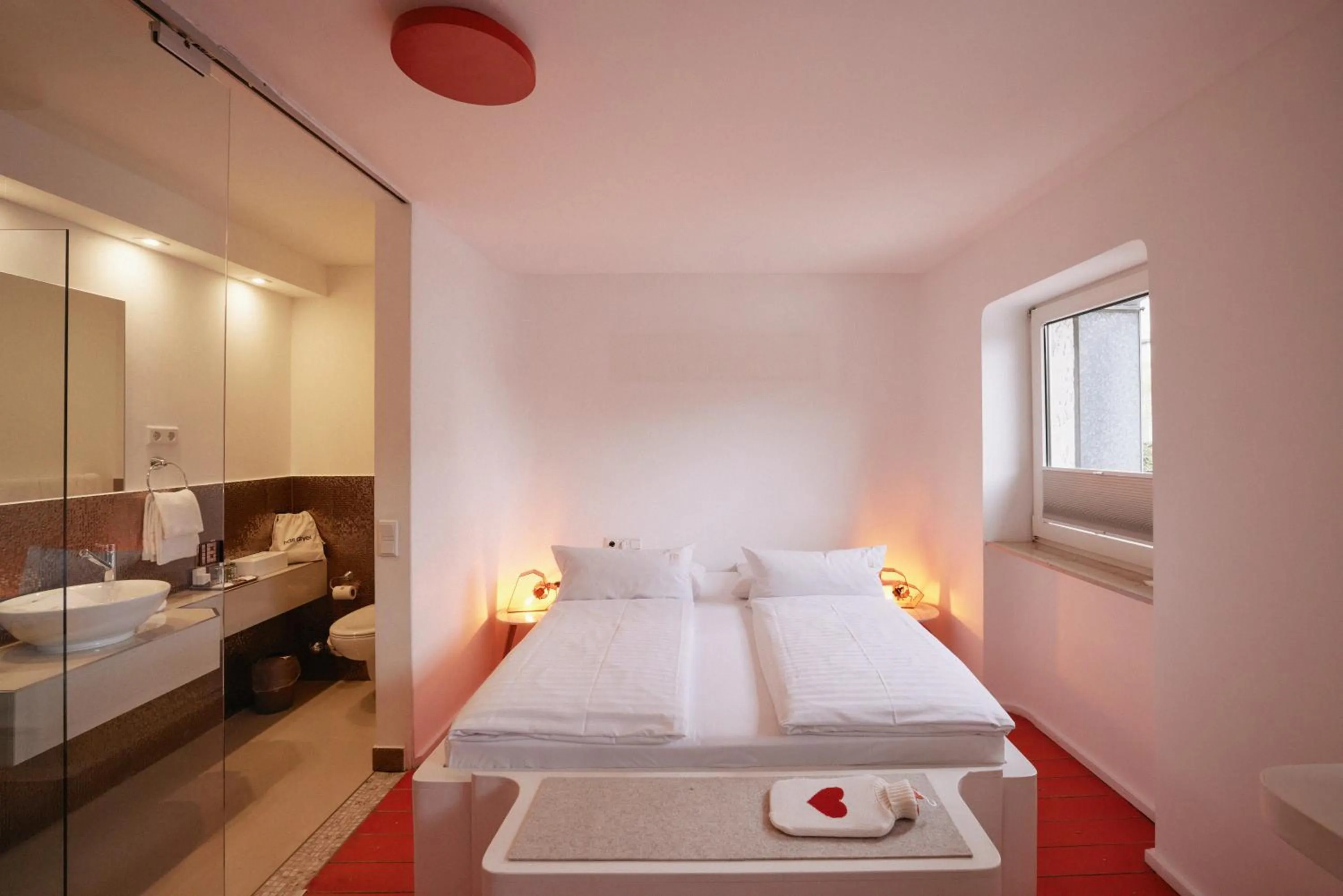 Bedroom, Bed in 18Arts Hotel - Living in a Gallery!