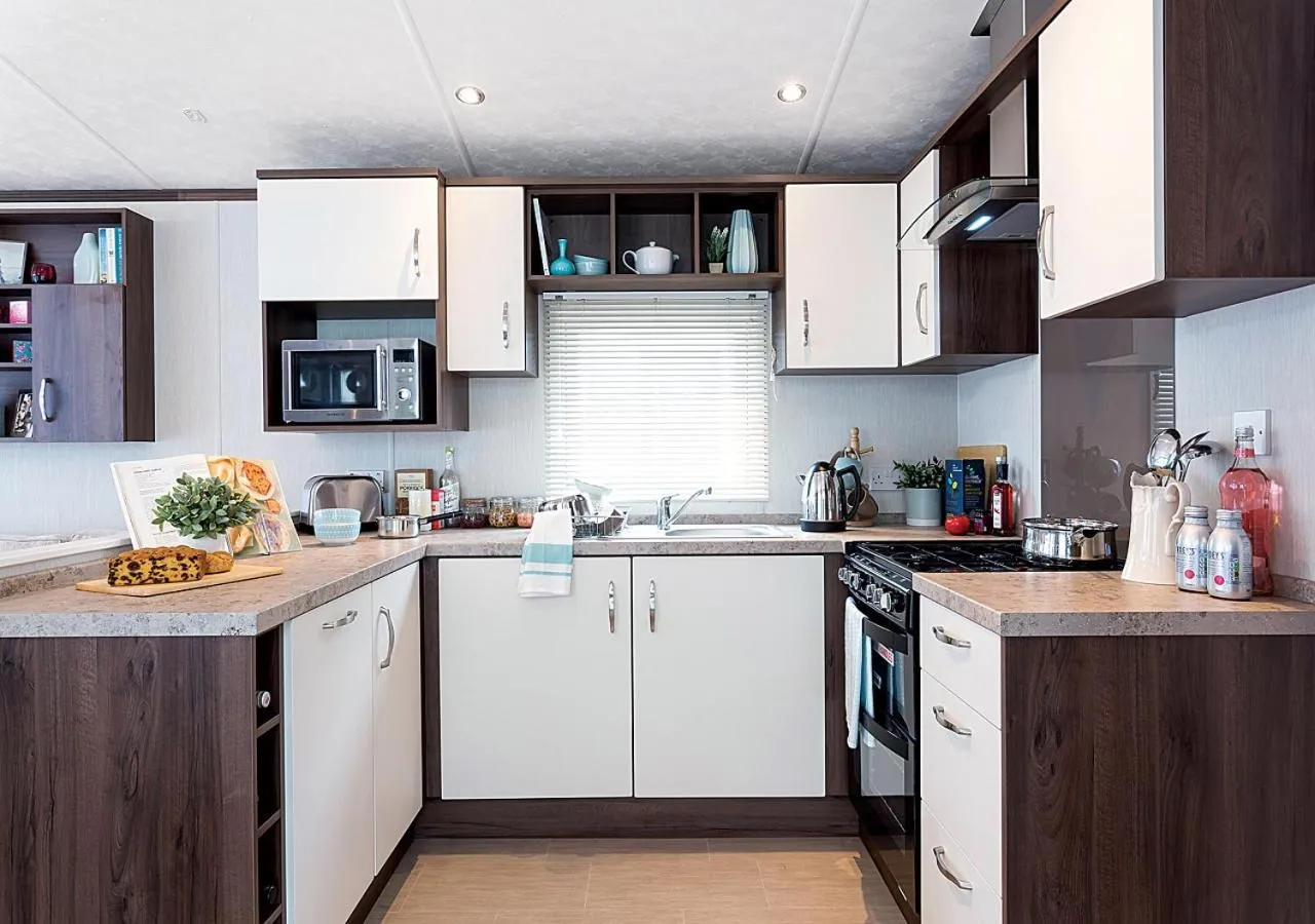 Kitchen or kitchenette in Bovisand Lodge Holiday Park, Beachside Location & Indoor Heated Pool