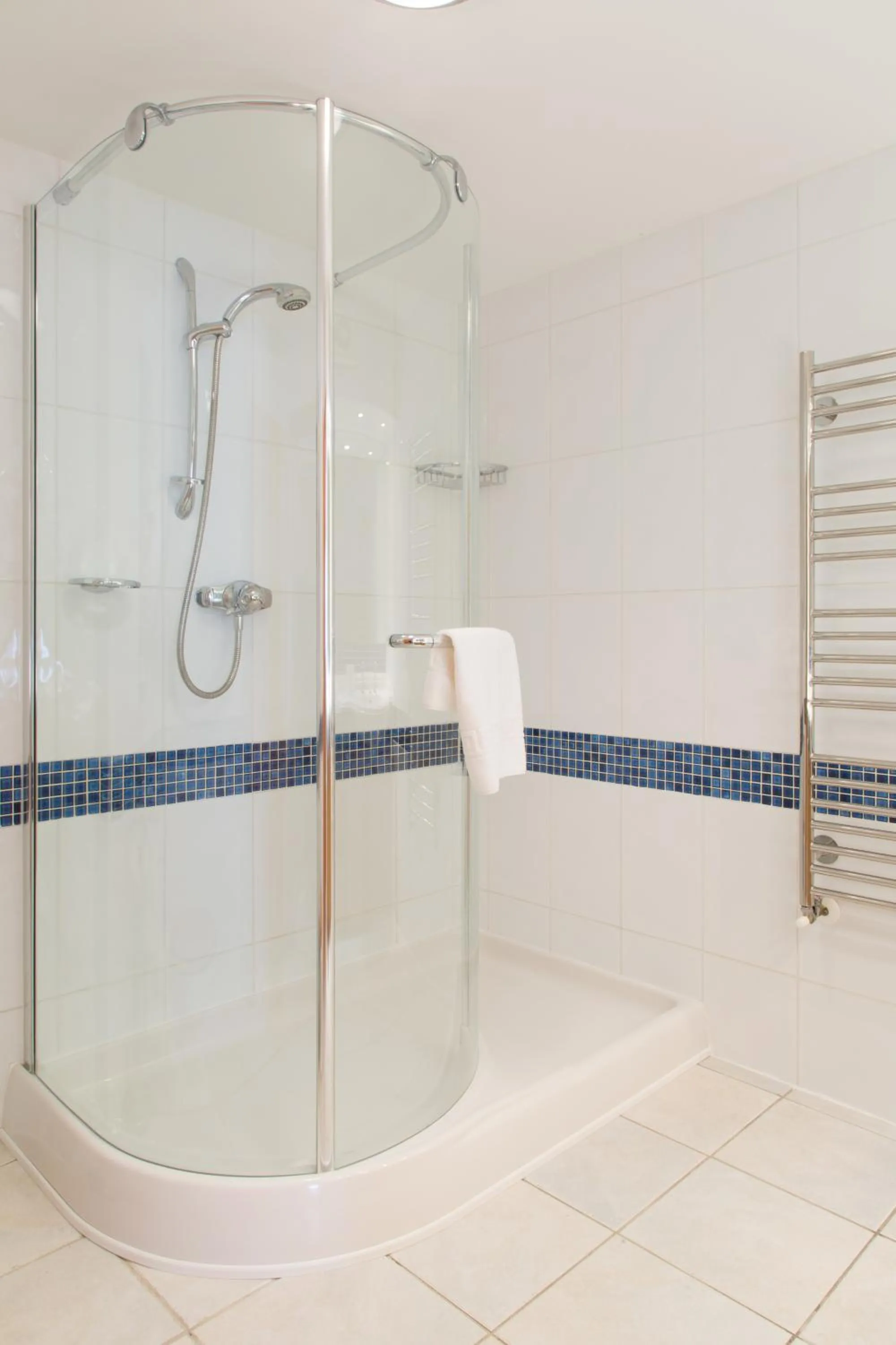 Shower in Bovisand Lodge Holiday Park, Beachside Location & Indoor Heated Pool
