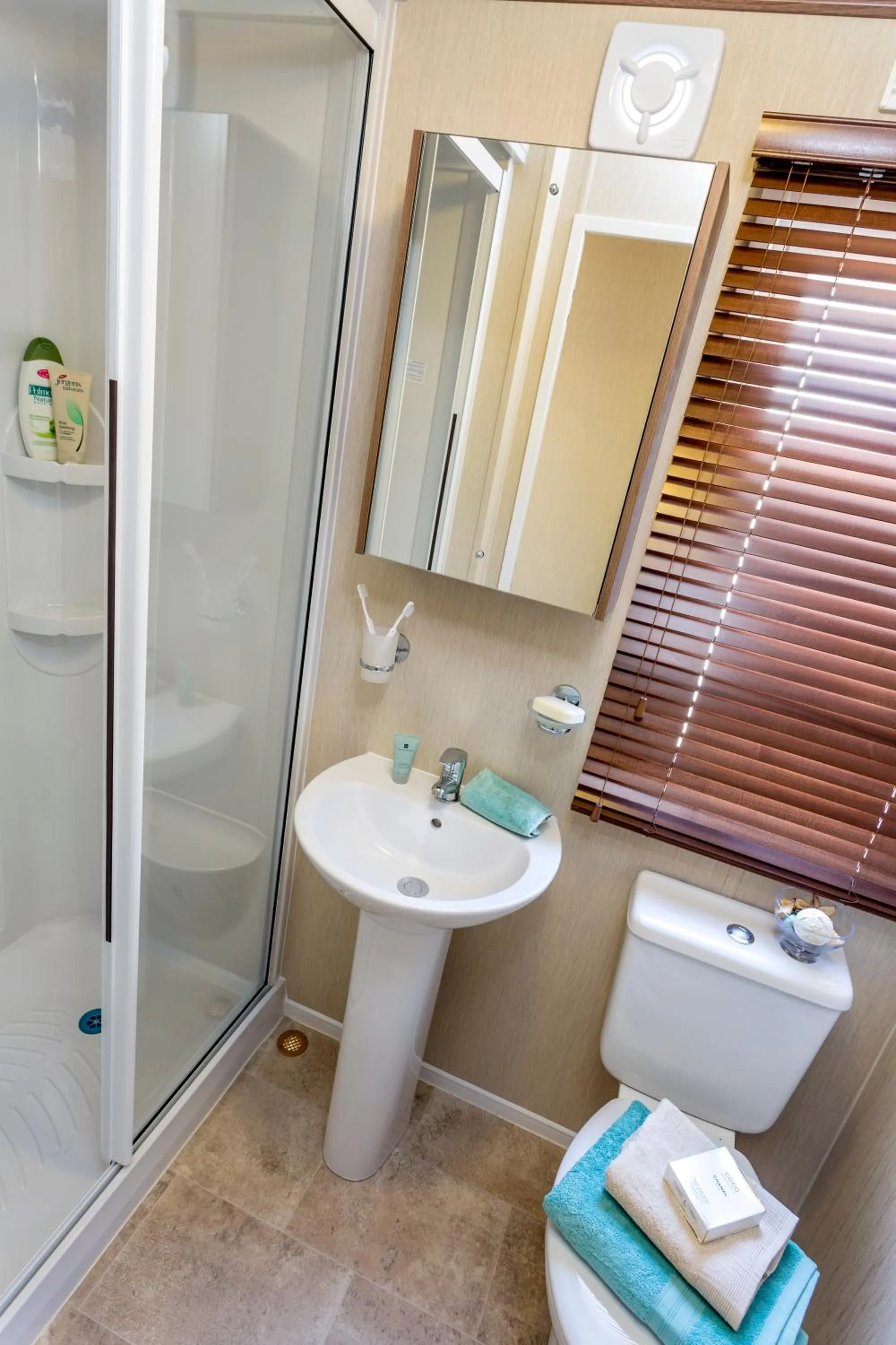 Shower in Bovisand Lodge Holiday Park, Beachside Location & Indoor Heated Pool