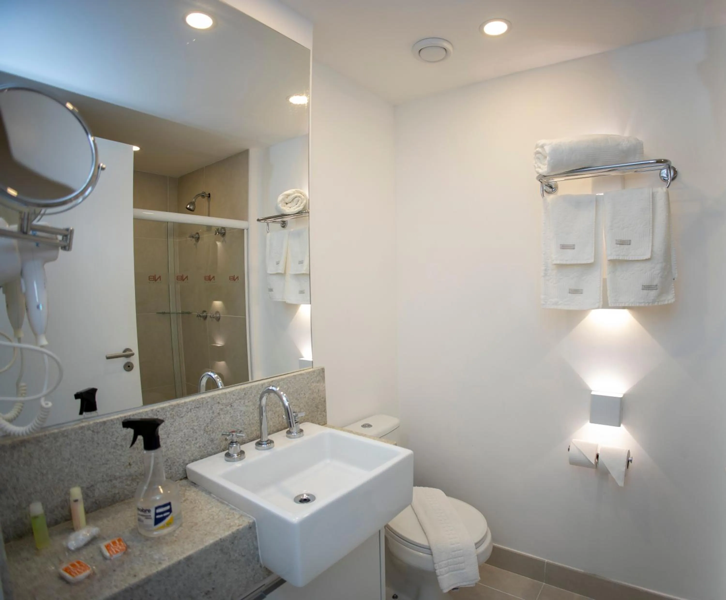 Bathroom in NB Hoteis