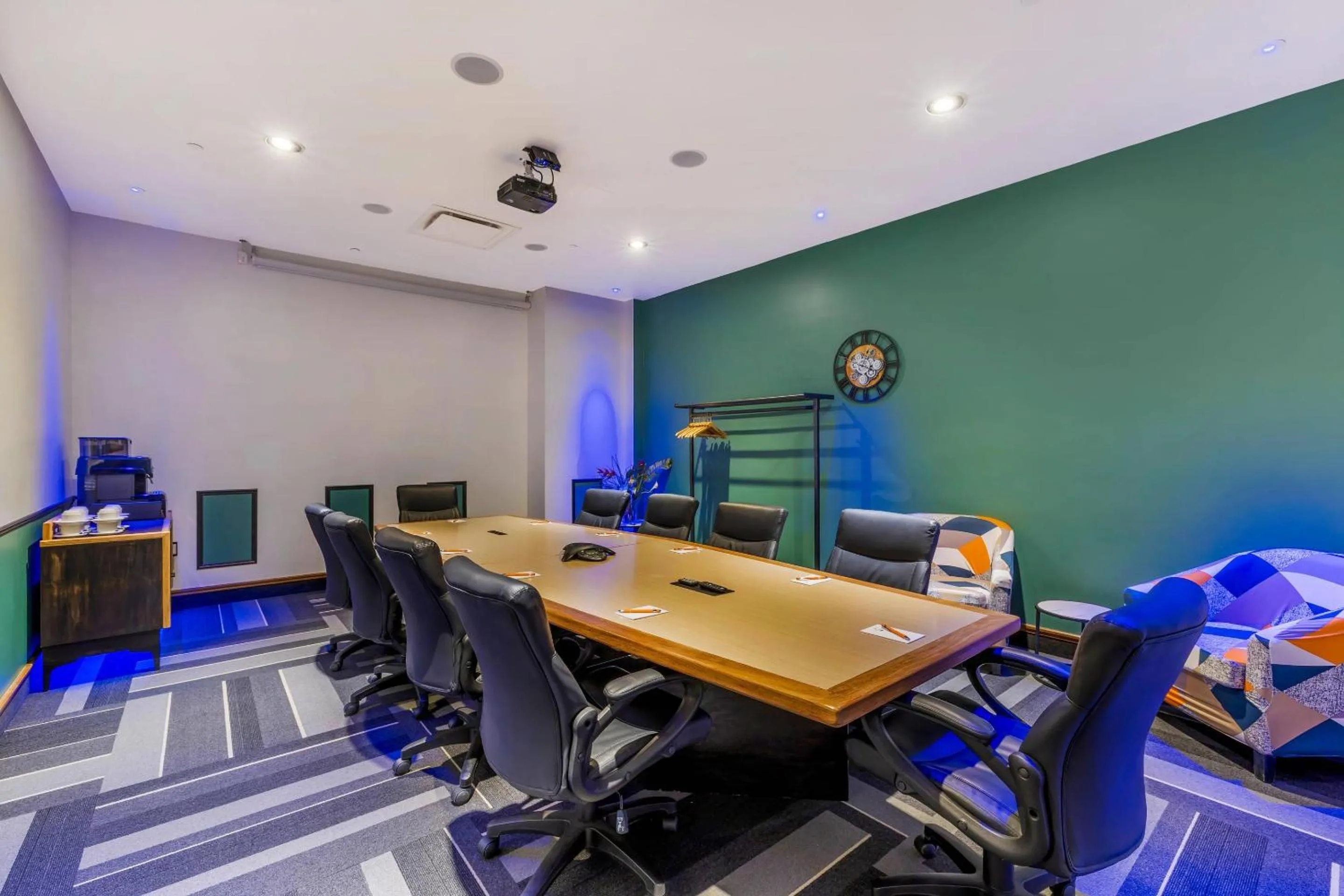 Meeting/conference room in Hotel Quartier, an Ascend Collection Hotel