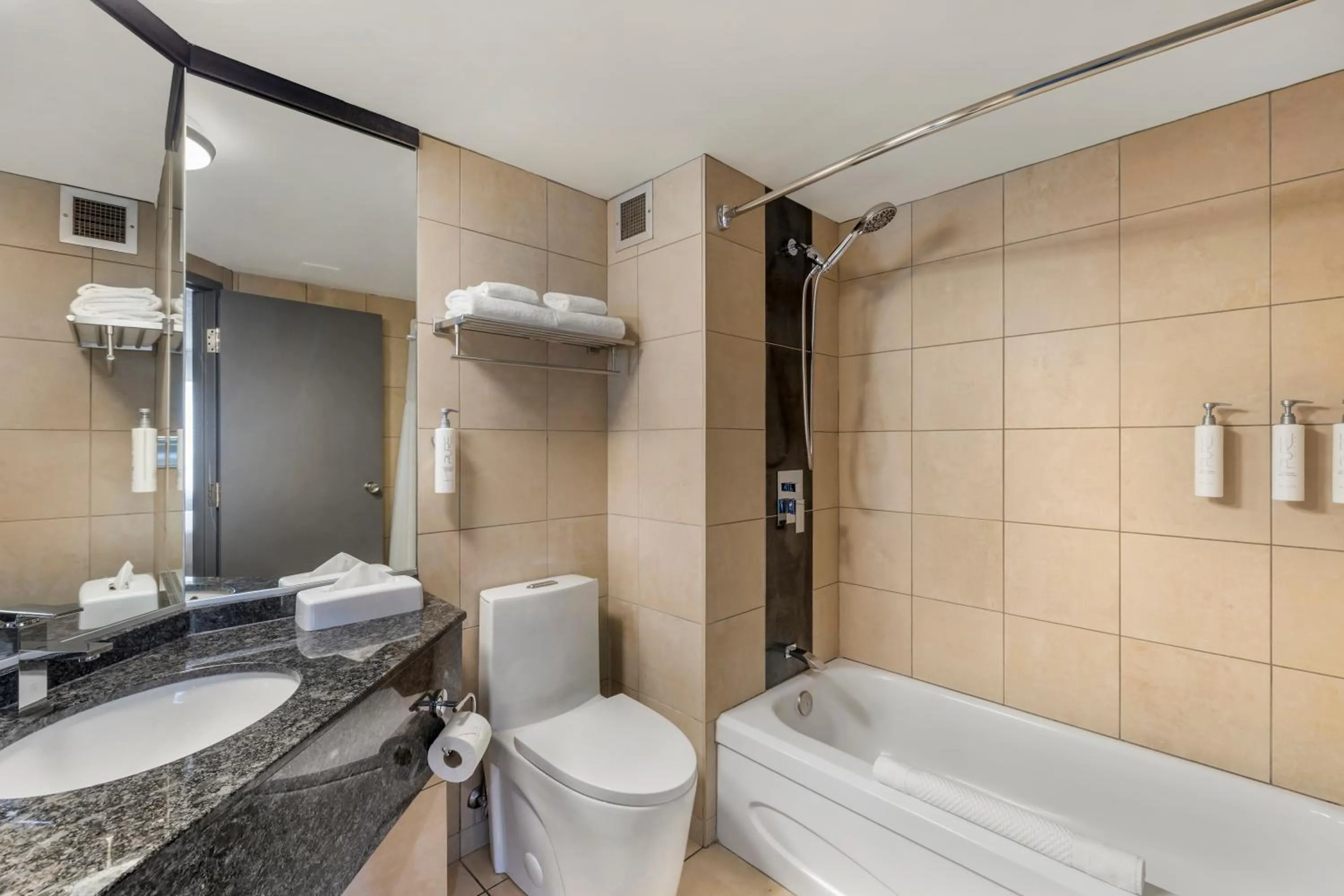 Bathroom in Hotel Quartier, an Ascend Collection Hotel