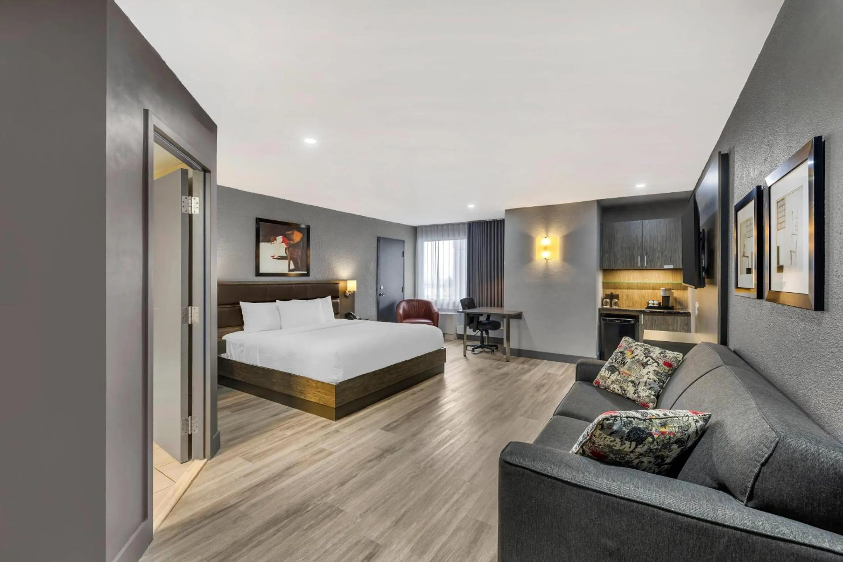 Bedroom, Bed in Hotel Quartier, an Ascend Collection Hotel
