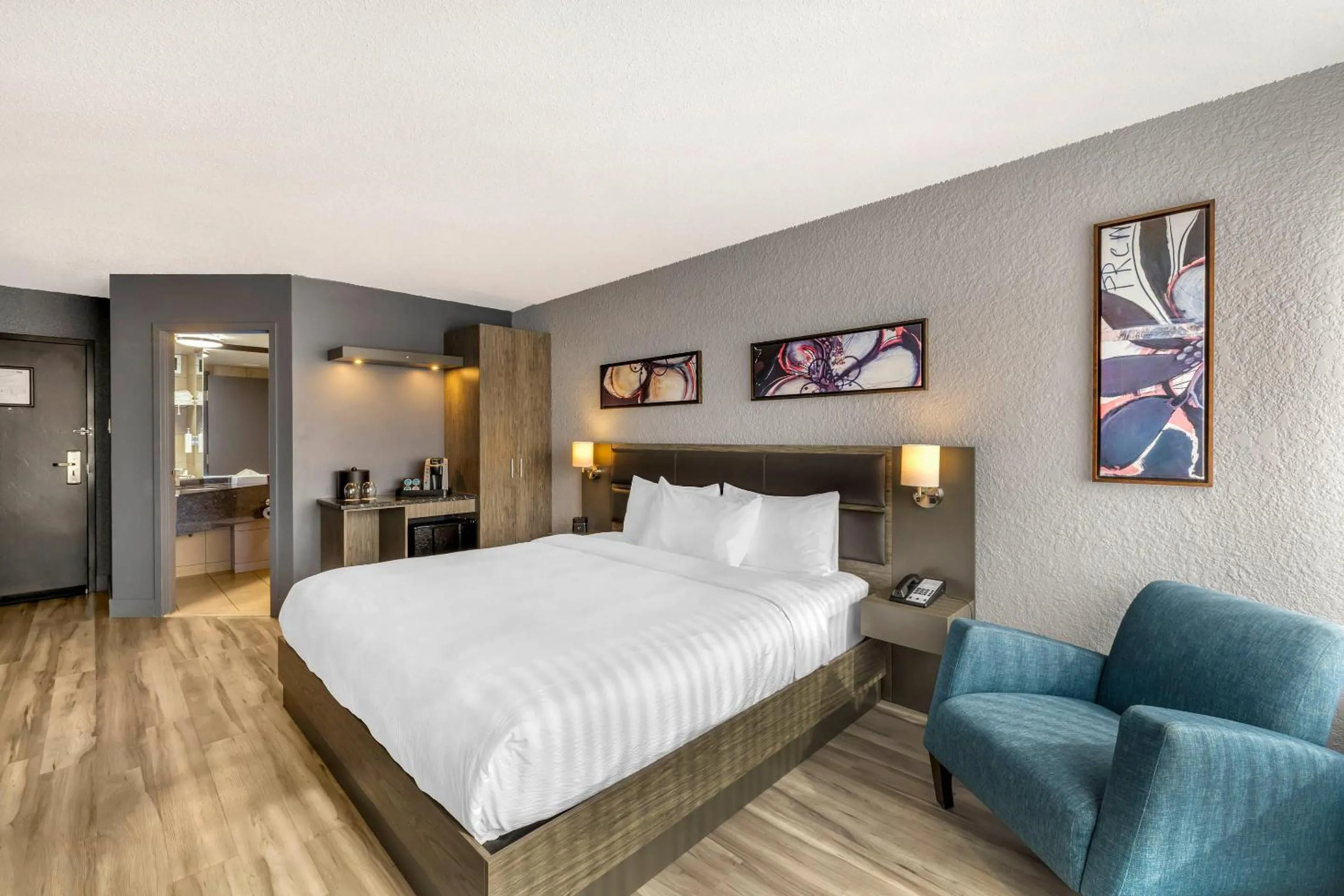 Bedroom, Bed in Hotel Quartier, an Ascend Collection Hotel