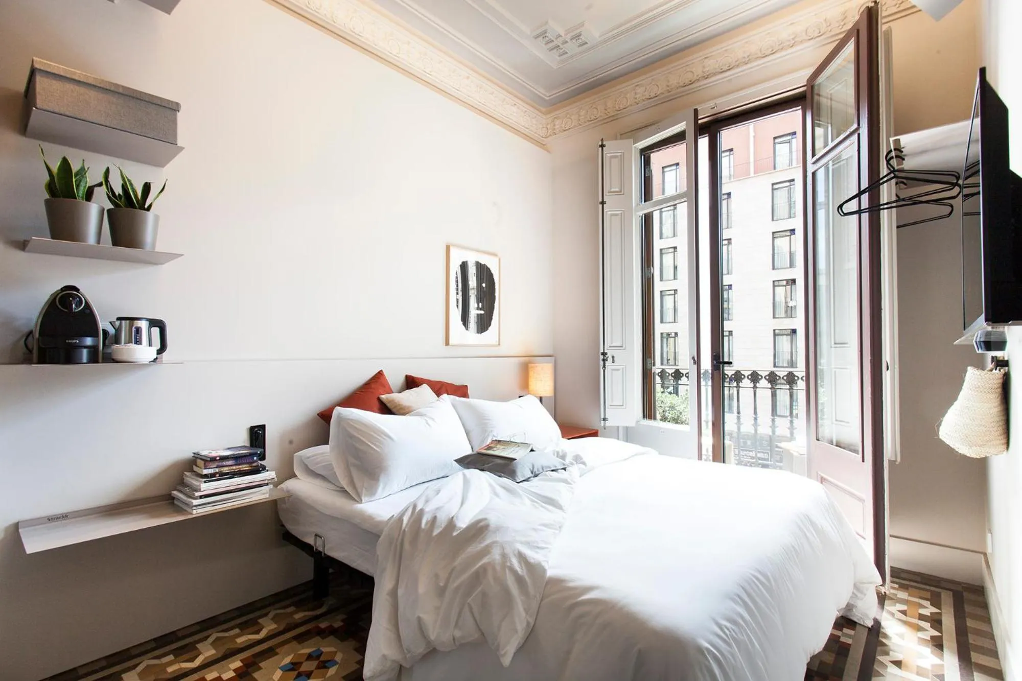 Bed in DestinationBCN - Universitat Rooms