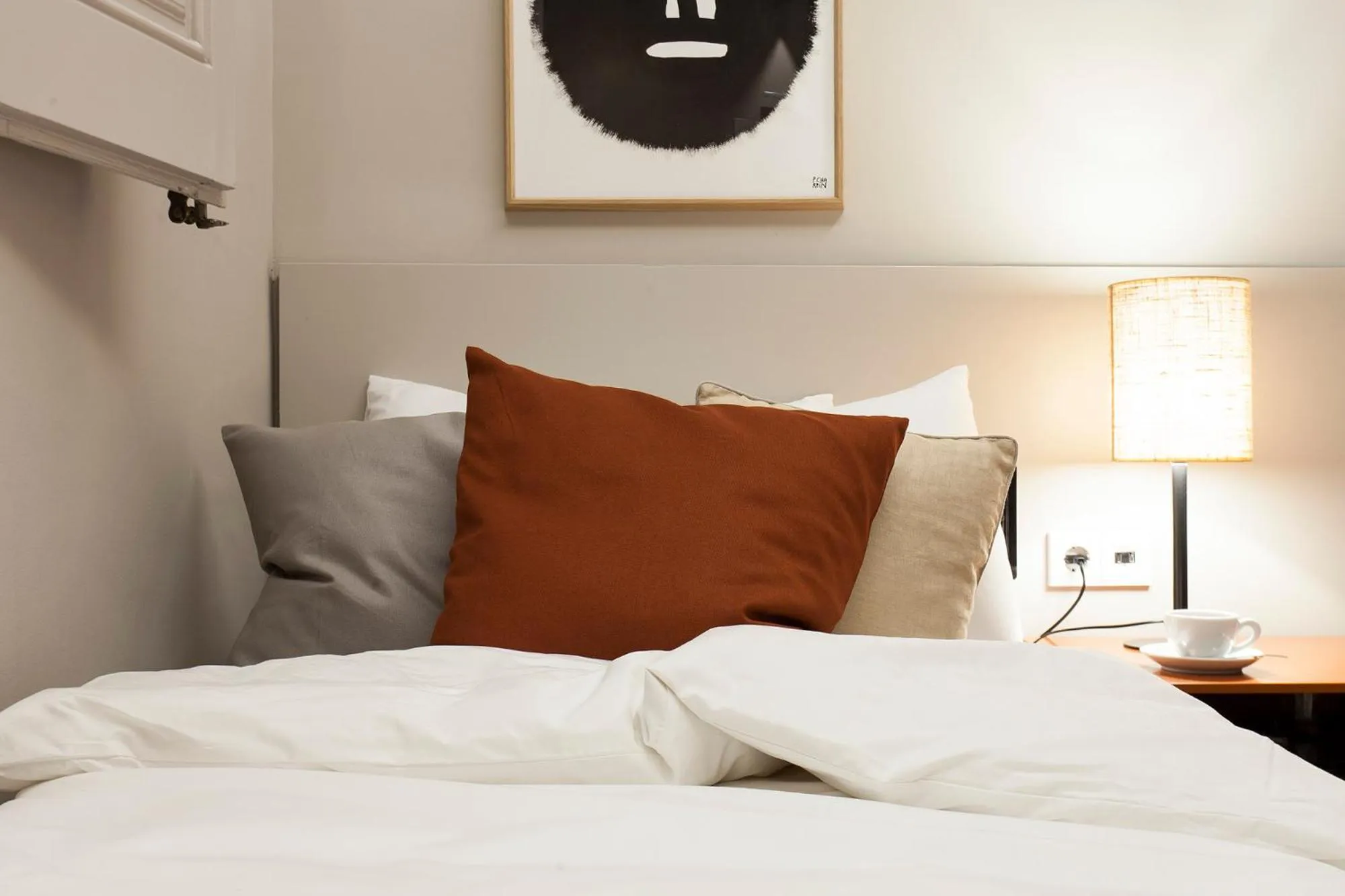 Bed in DestinationBCN - Universitat Rooms