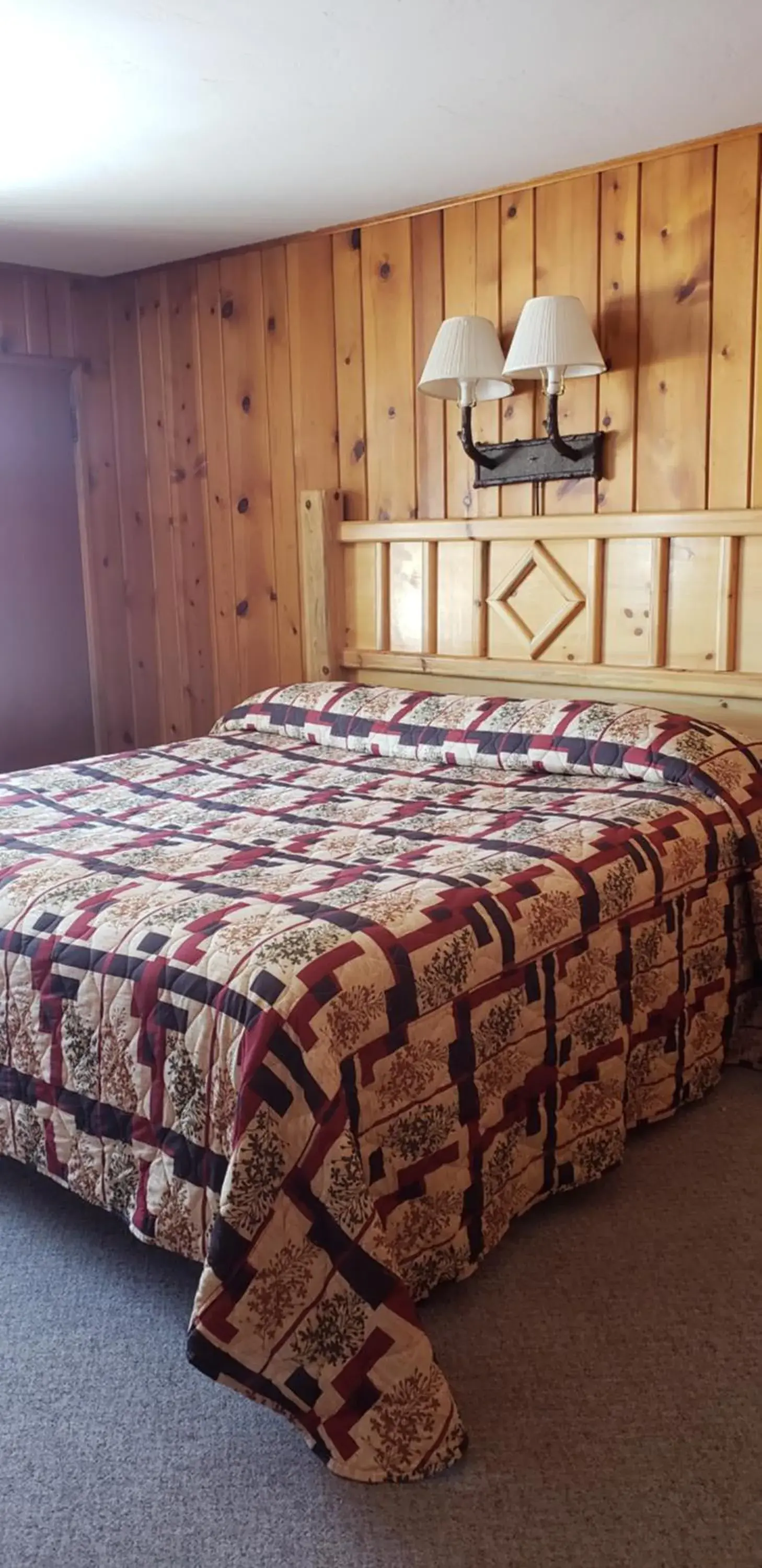 King Room in Caribou Lodge and Motel King Room in Caribou Lodge and Motel