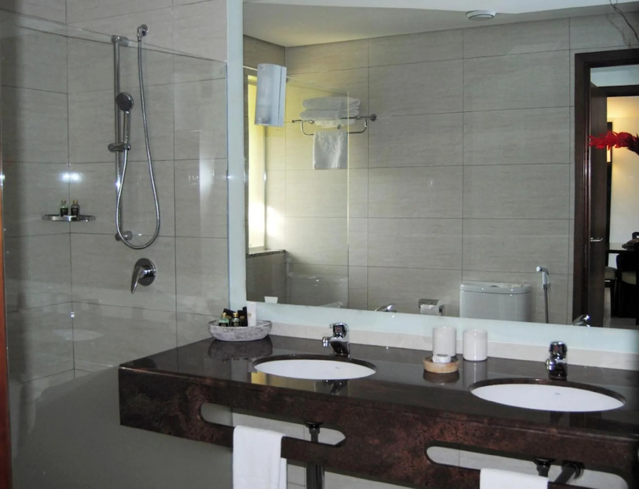 Bathroom in Dom Pedro Laguna Beach Resort & Golf by WAM Experience