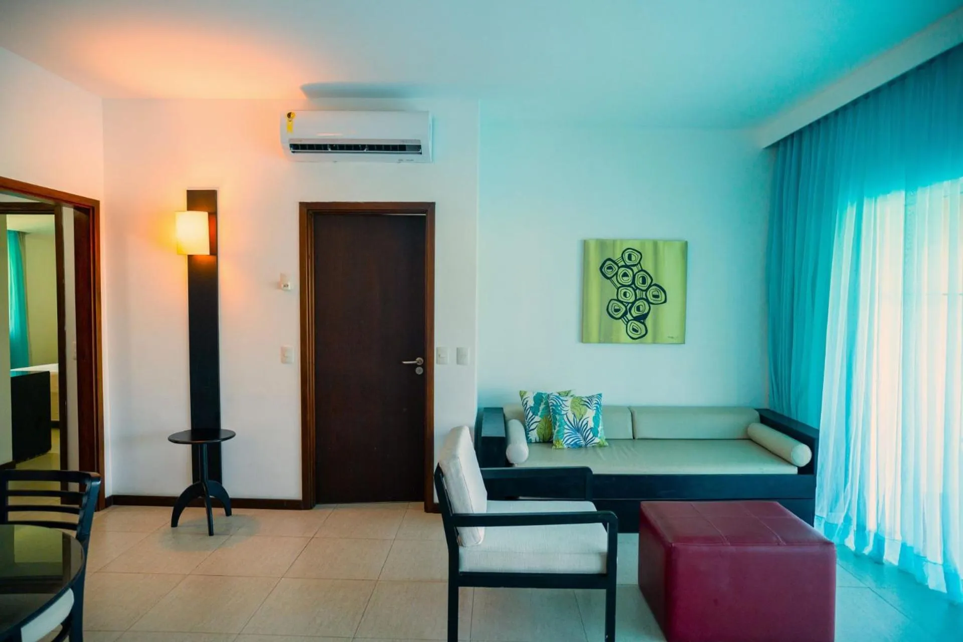 Living room in Dom Pedro Laguna Beach Resort & Golf by WAM Experience