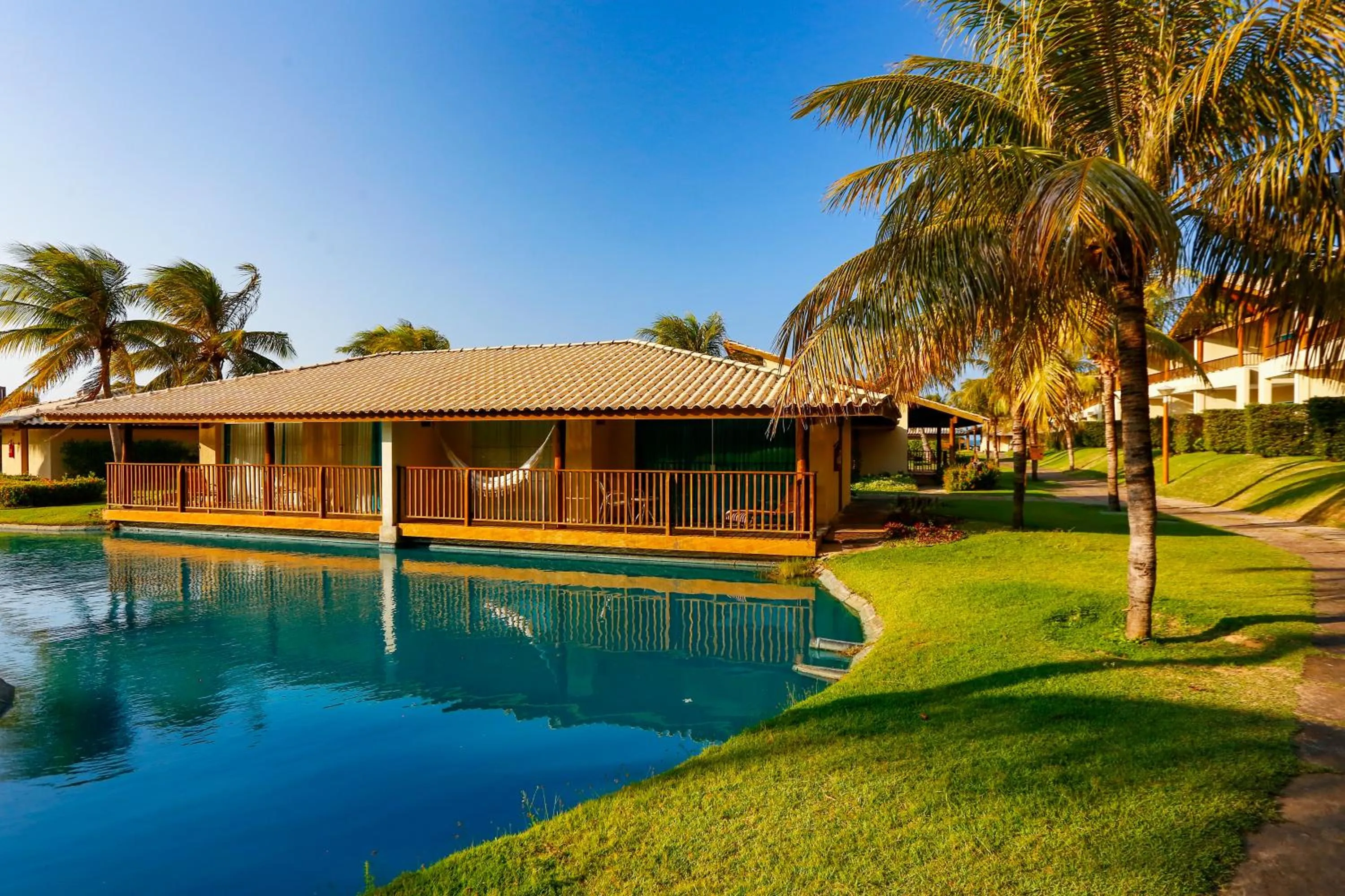 Property building in Dom Pedro Laguna Beach Resort & Golf by WAM Experience