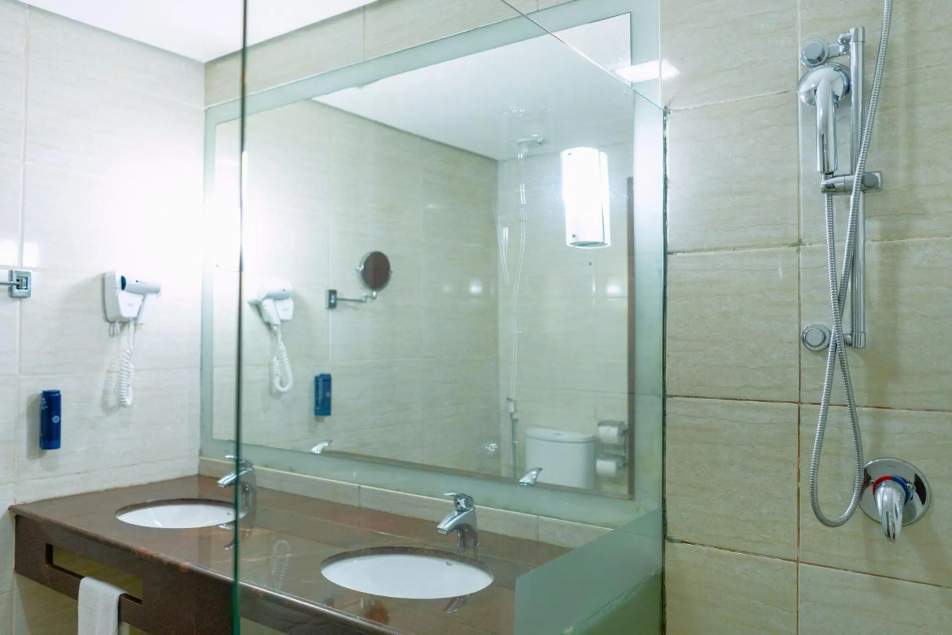 Bathroom in Dom Pedro Laguna Beach Resort & Golf by WAM Experience