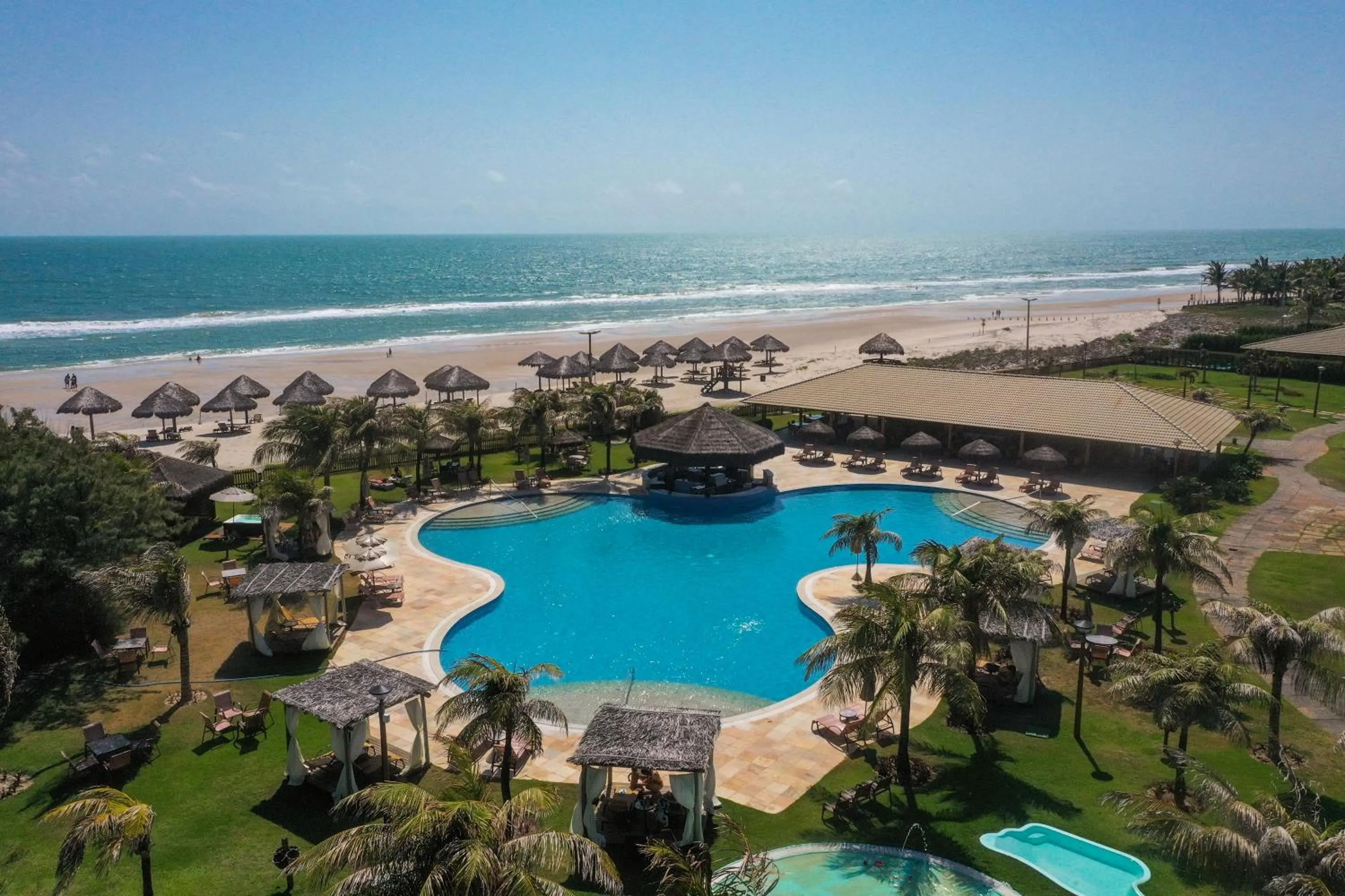 Swimming pool in Dom Pedro Laguna Beach Resort & Golf by WAM Experience