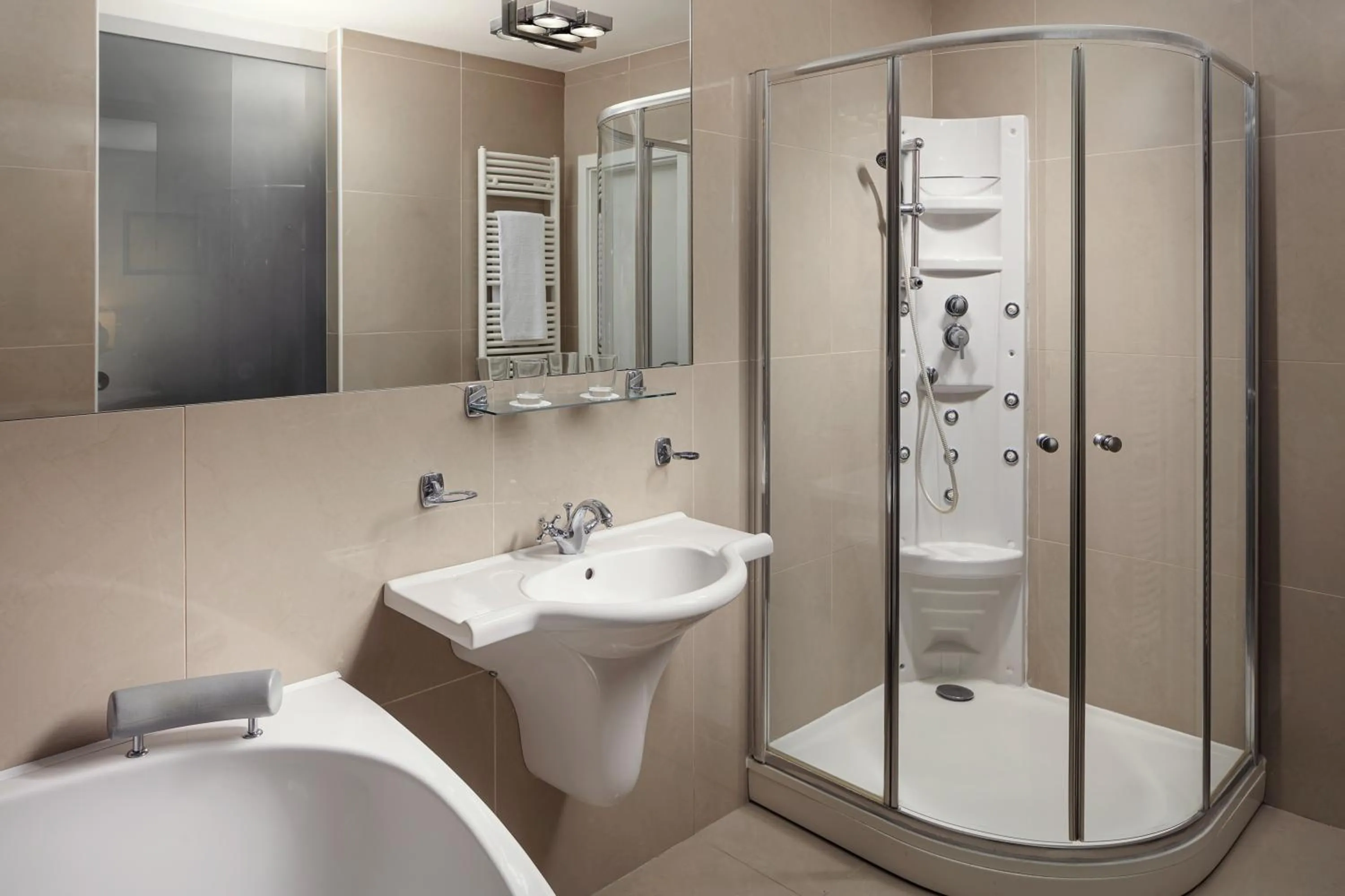 Shower in Hotel Ankora