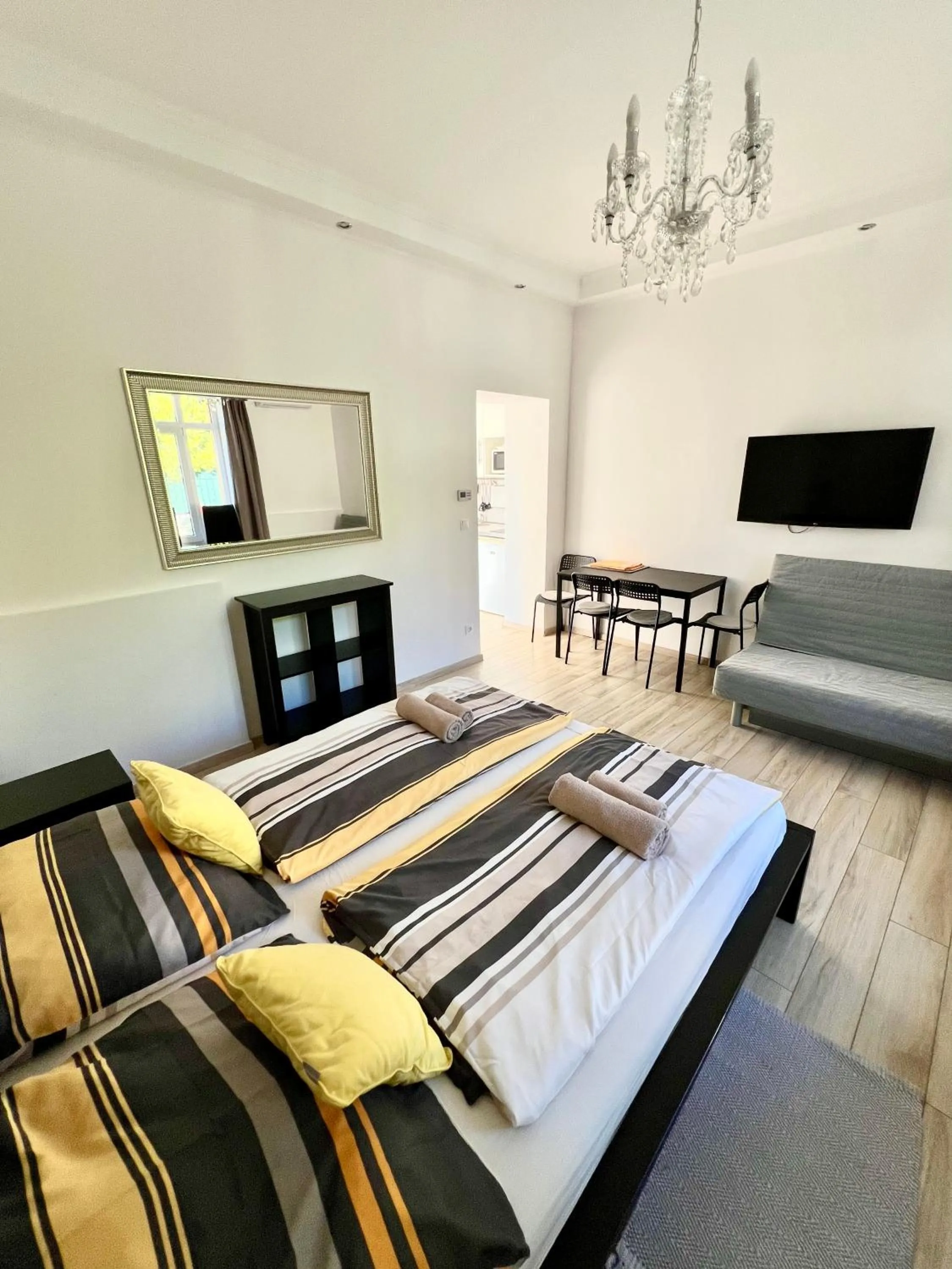 Apartment with Terrace in Füredi Virág Villa
