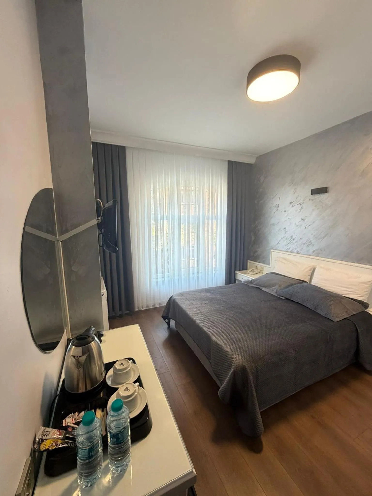 Photo of the whole room, Bed in Fatih Resadiye Hotel