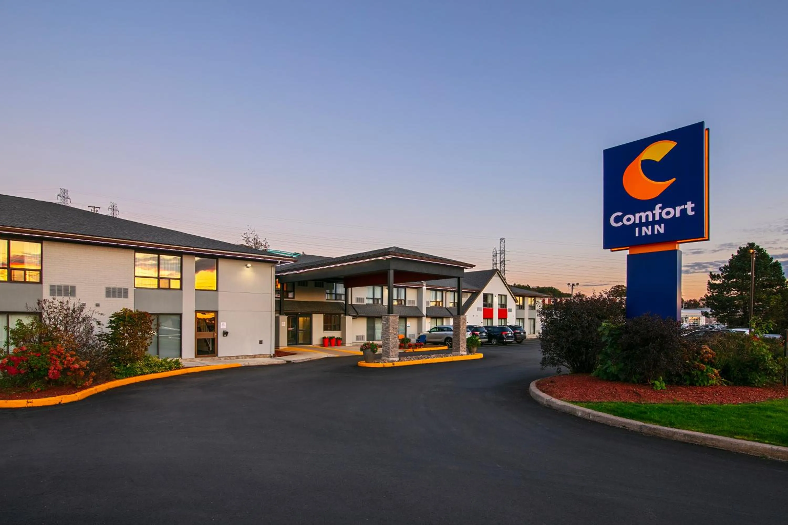 Property building in Comfort Inn Dartmouth