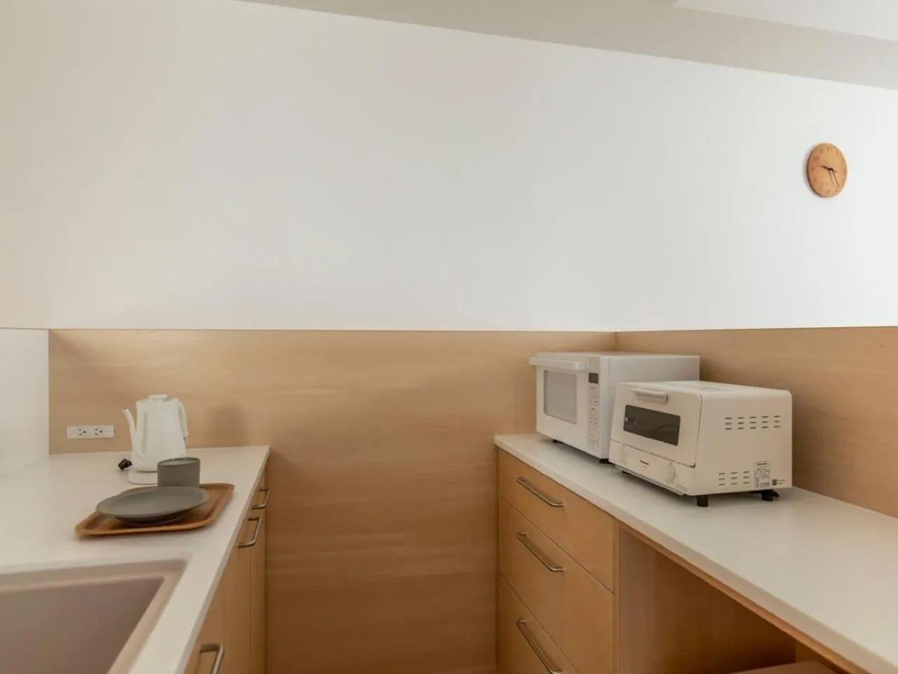 Living room in Shin-Osaka Station Hotel