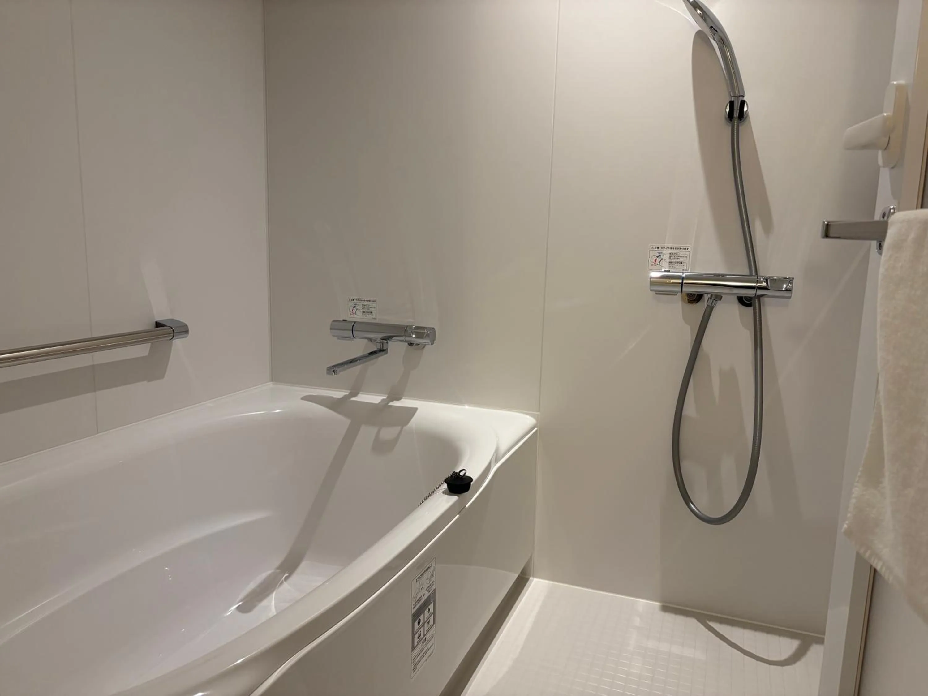 Shower in Shin-Osaka Station Hotel