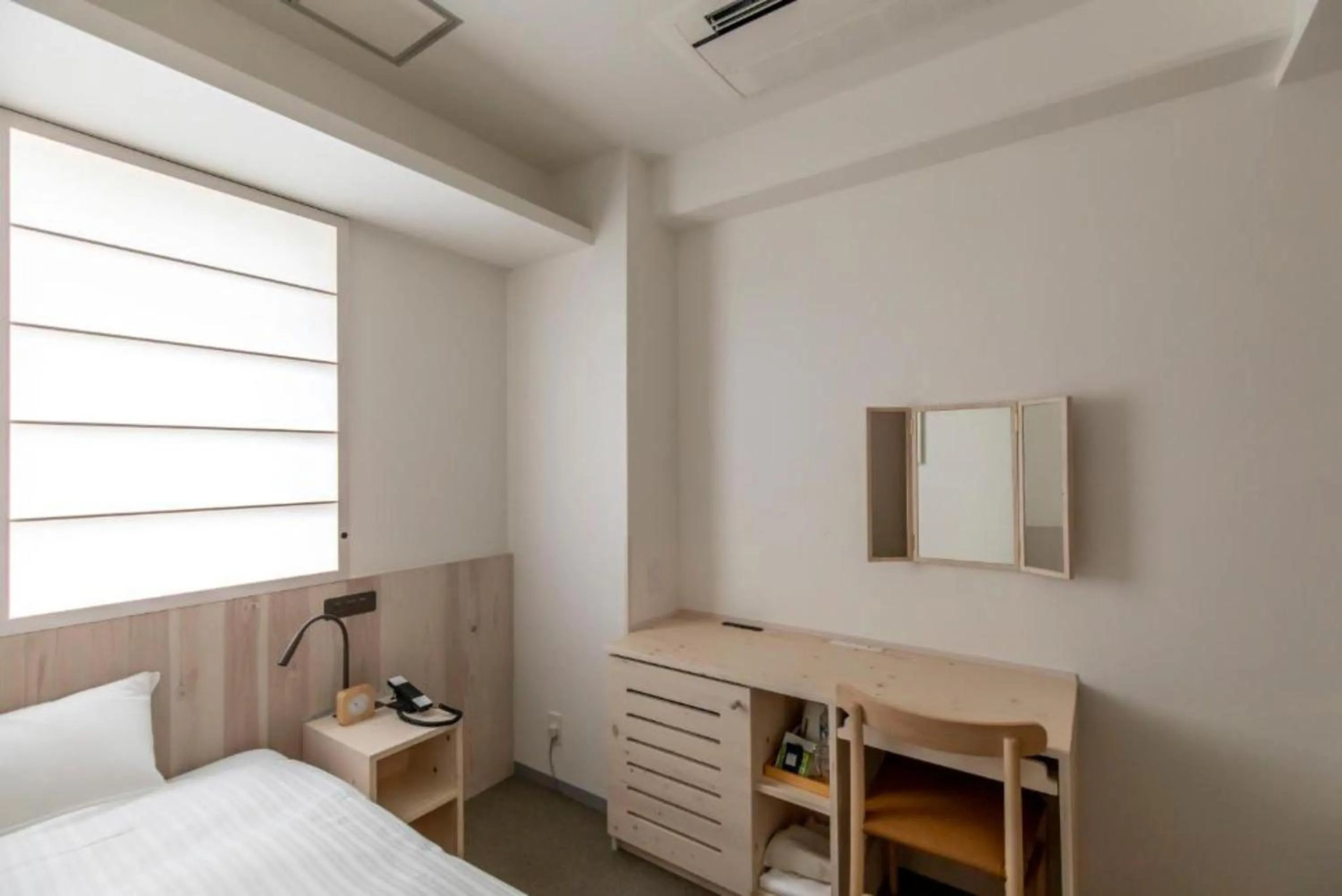 Photo of the whole room, Bed in Shin-Osaka Station Hotel