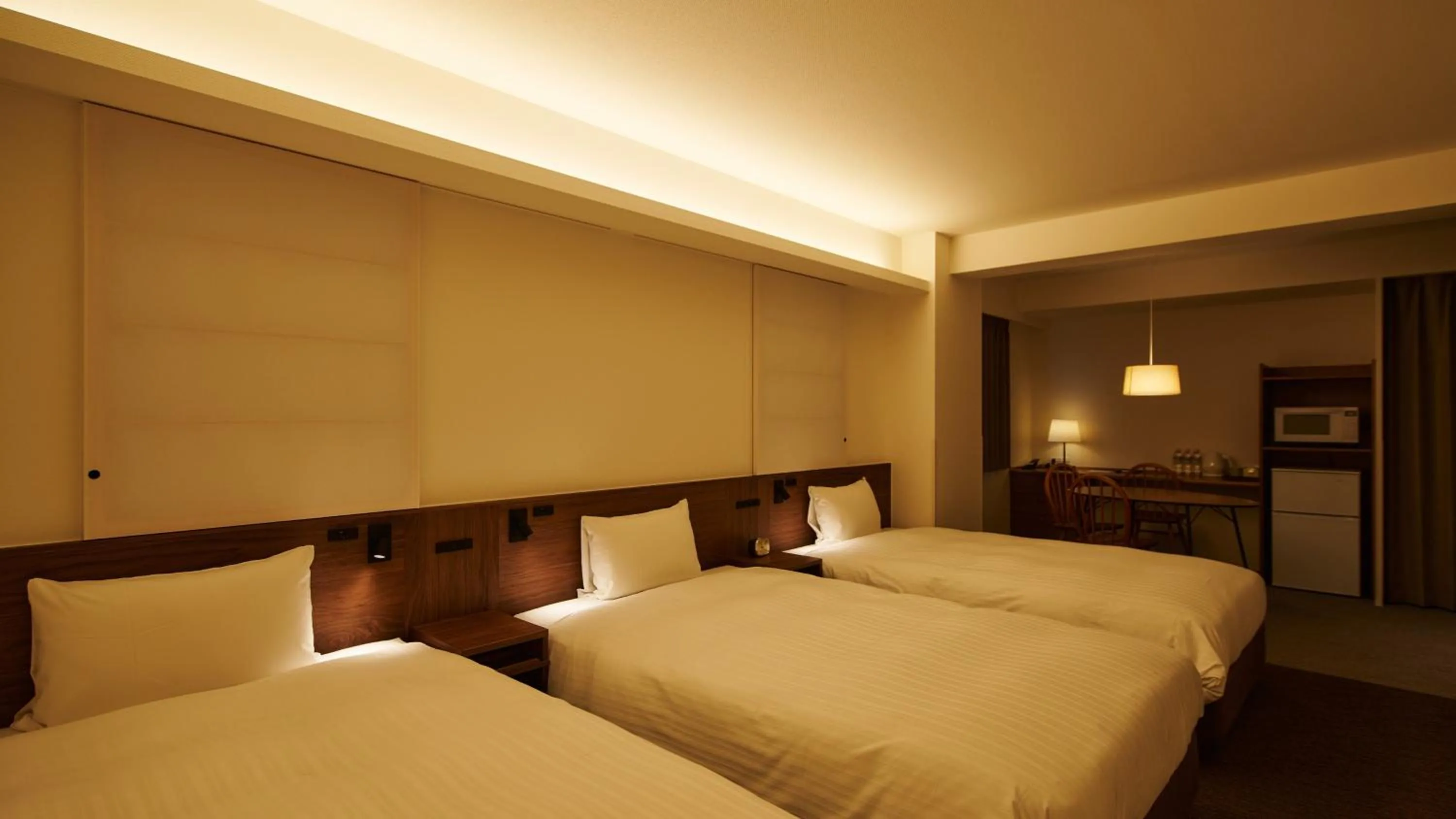 Photo of the whole room, Bed in Shin-Osaka Station Hotel