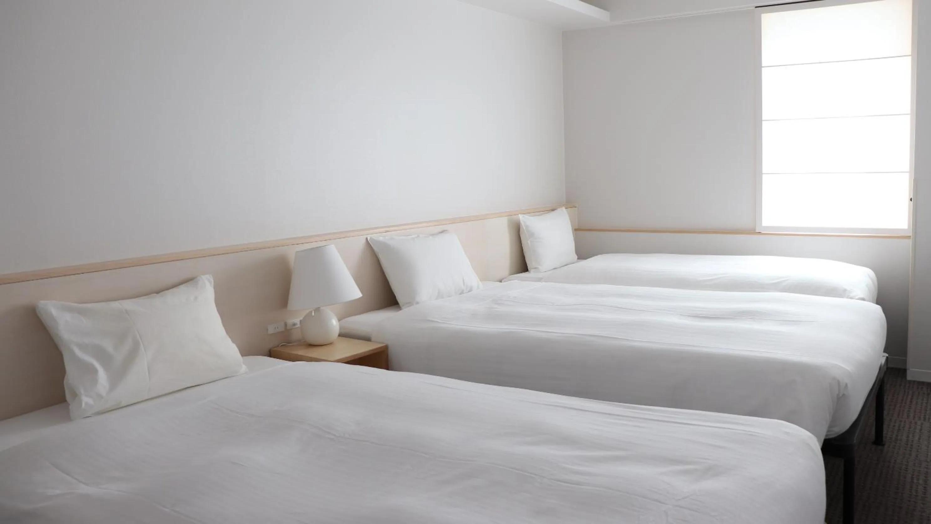 Bedroom, Bed in Shin-Osaka Station Hotel