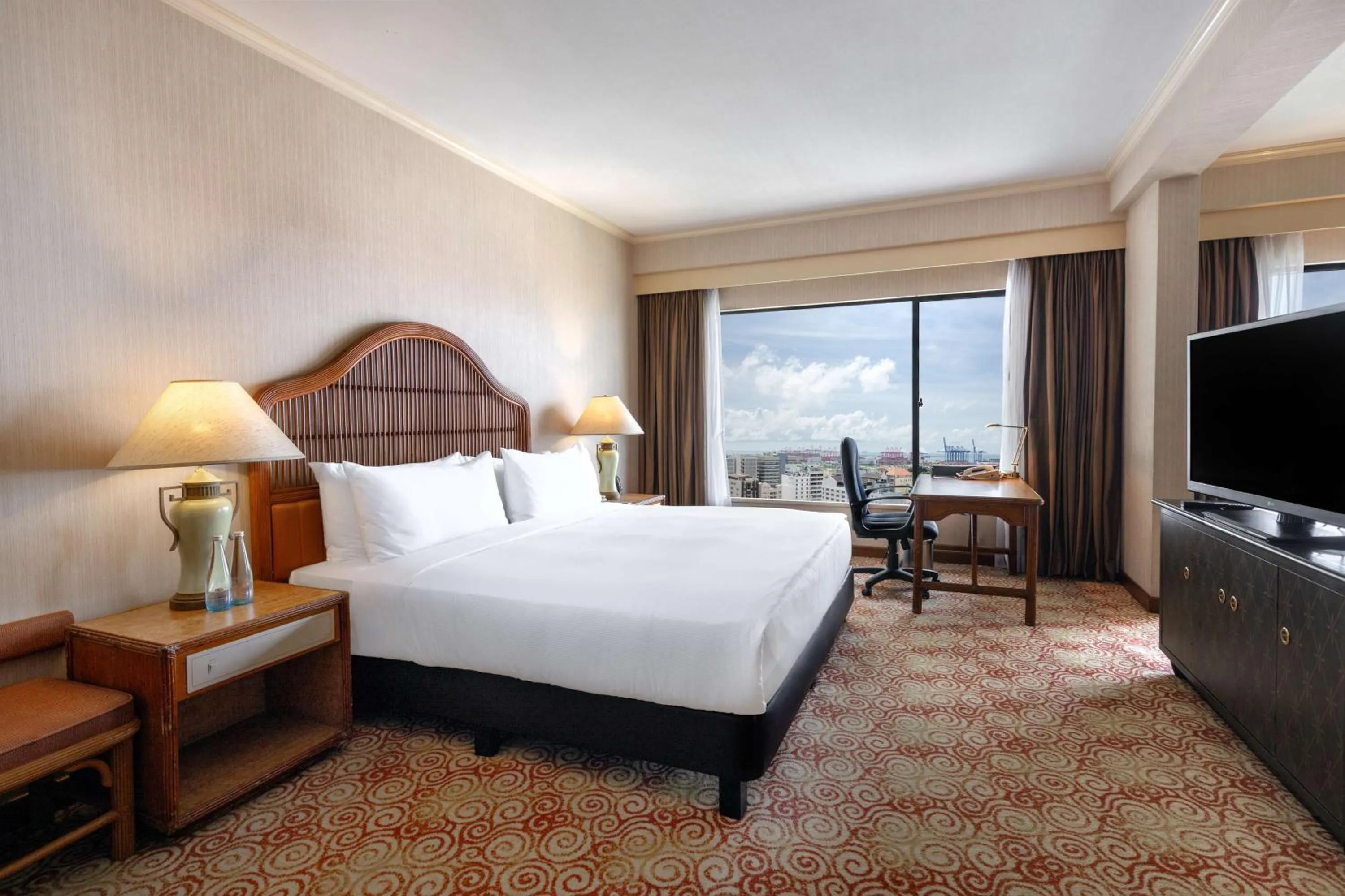 Bed in Hilton Colombo Hotel