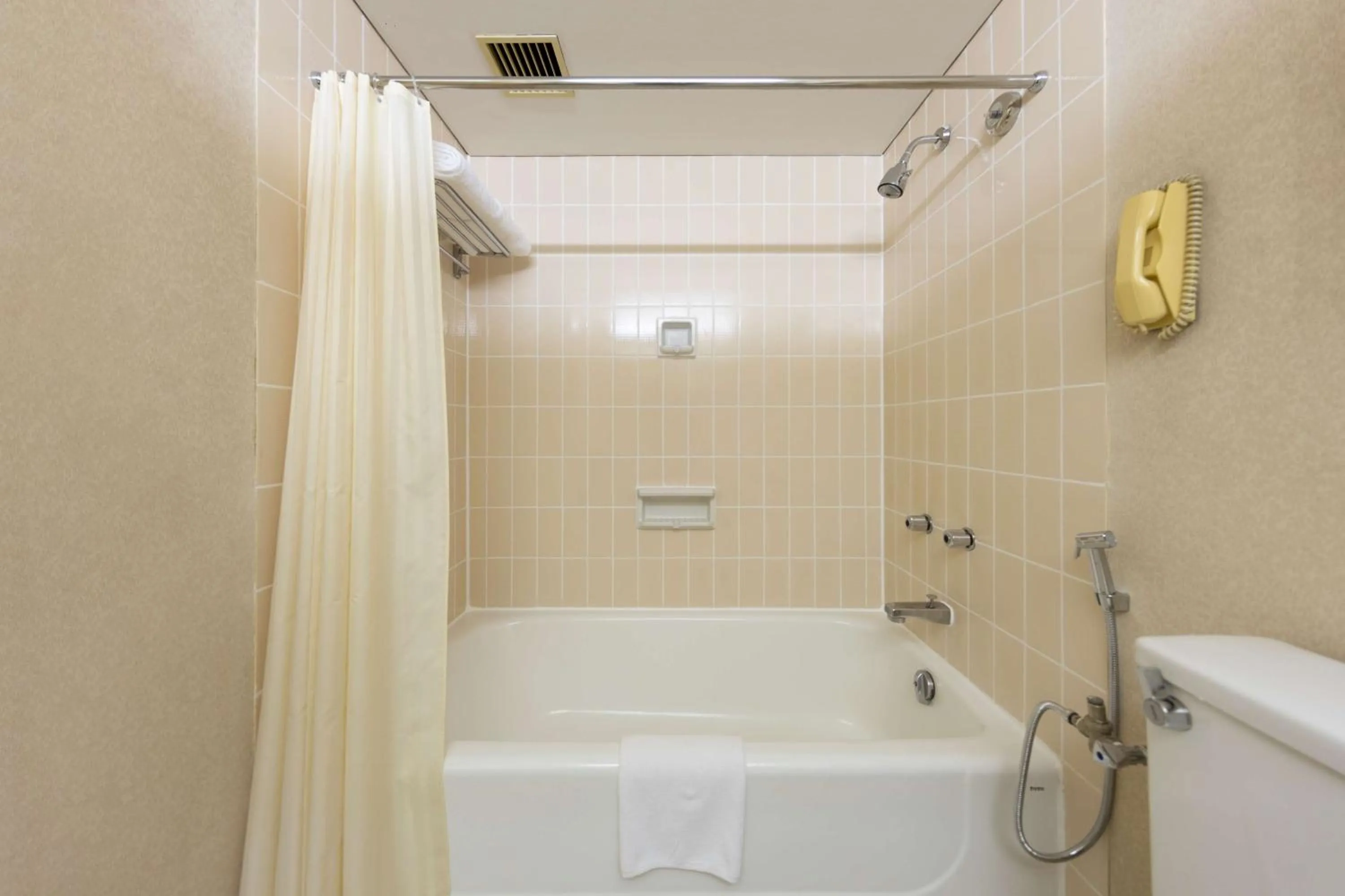 Shower in Hilton Colombo Hotel