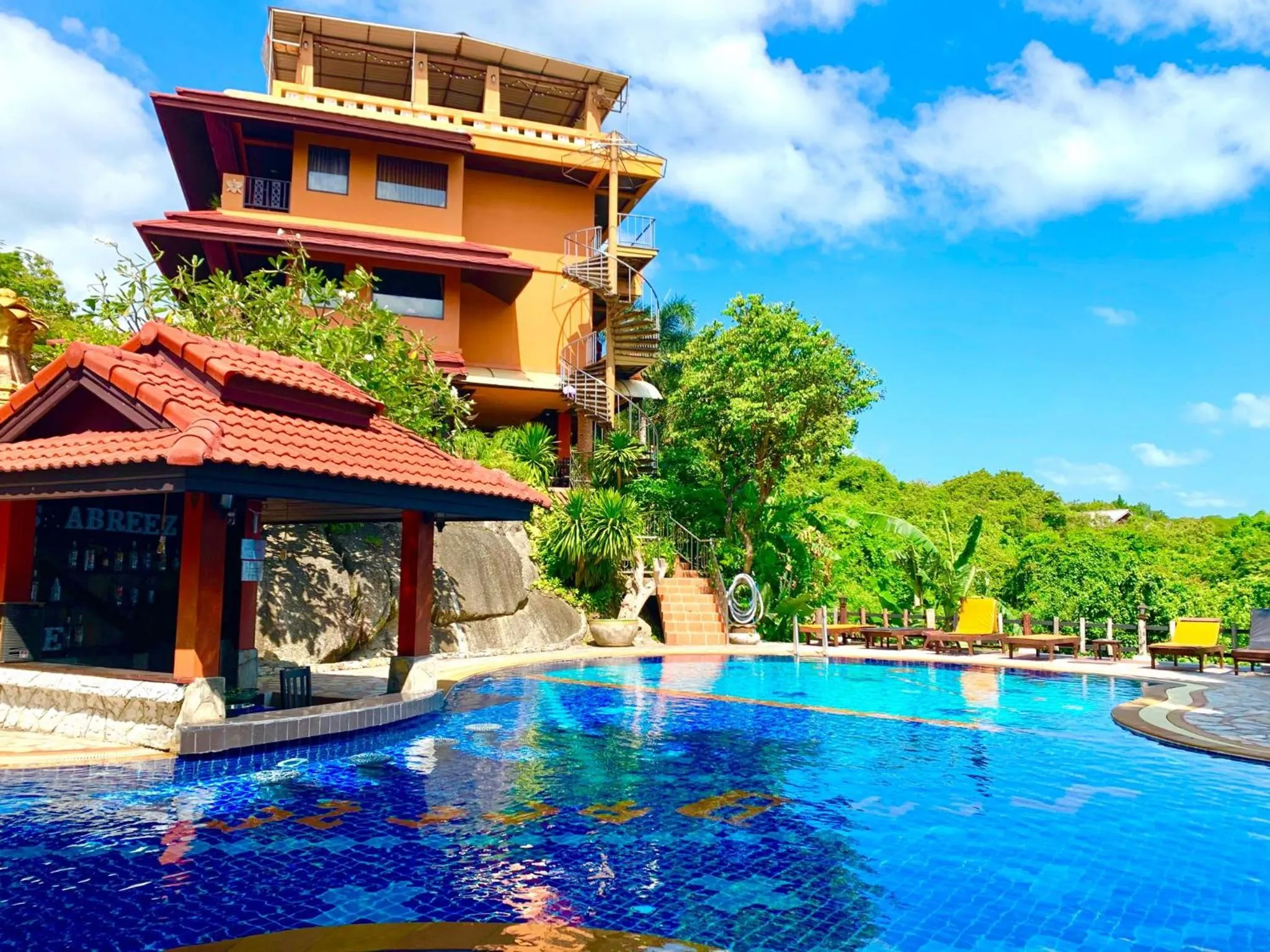 Sea Breeze Resort - SHA Plus