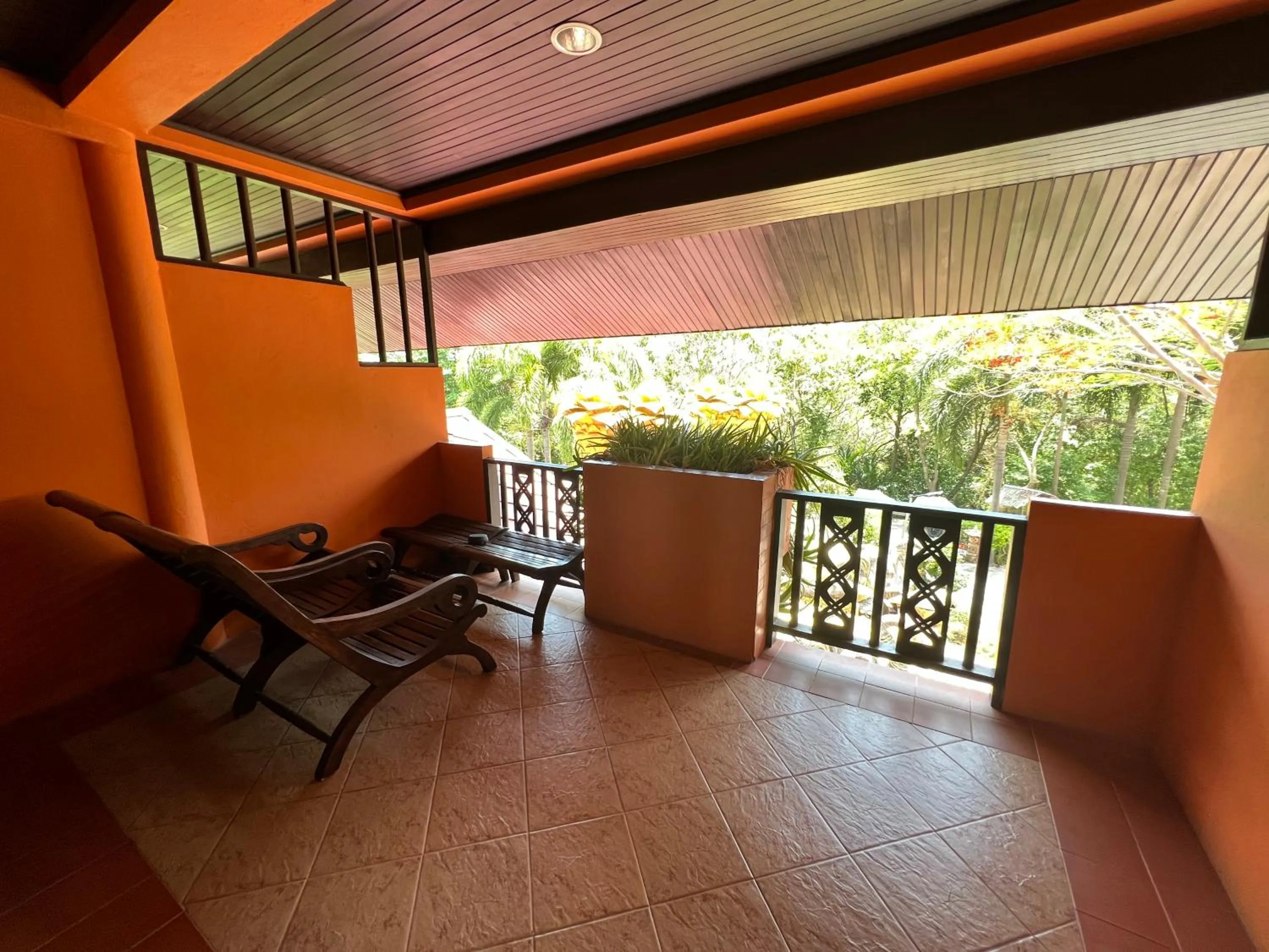 Sea Breeze Resort - SHA Plus