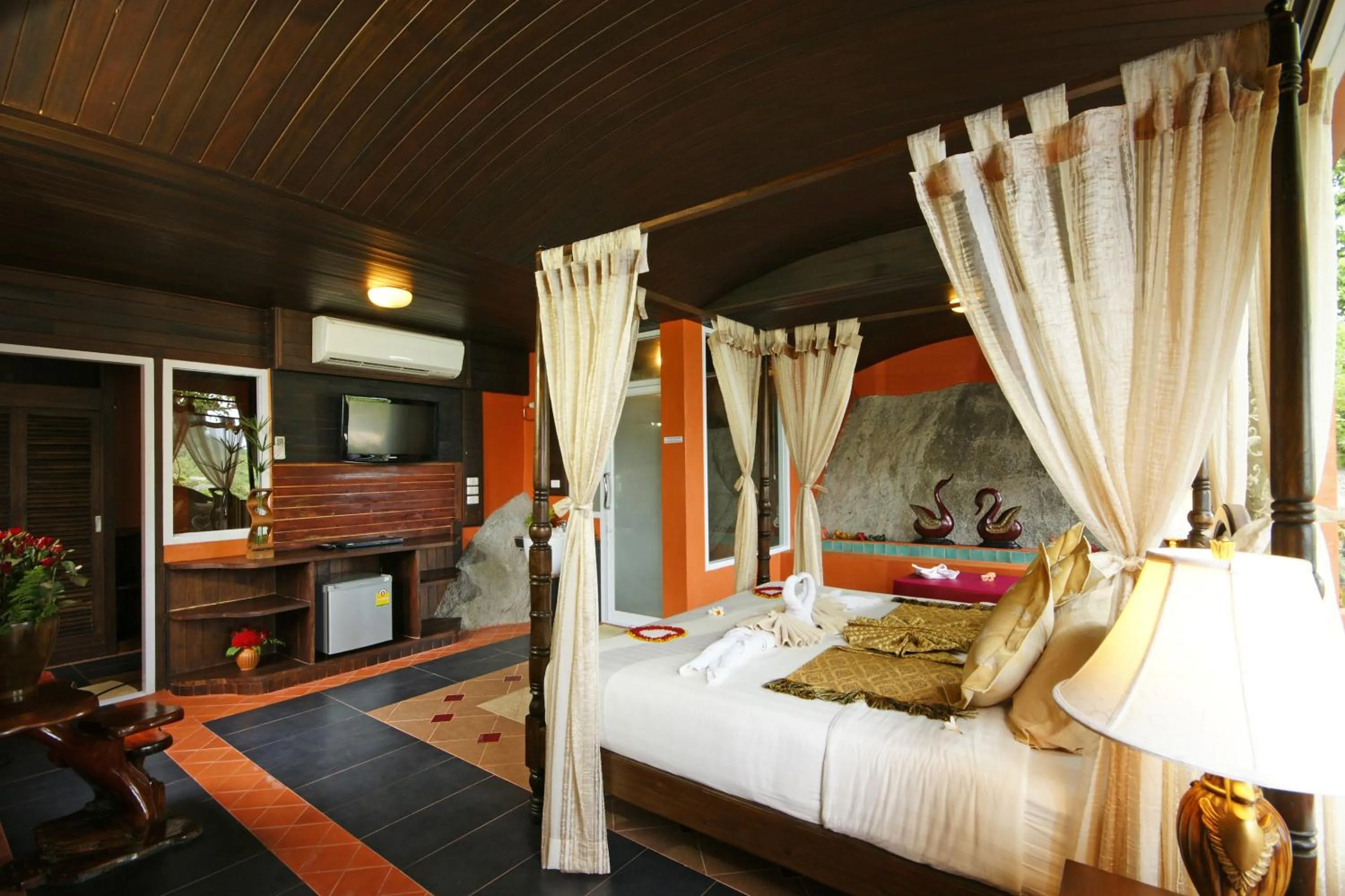 Photo of the whole room, Bed in Sea Breeze Resort - SHA Plus
