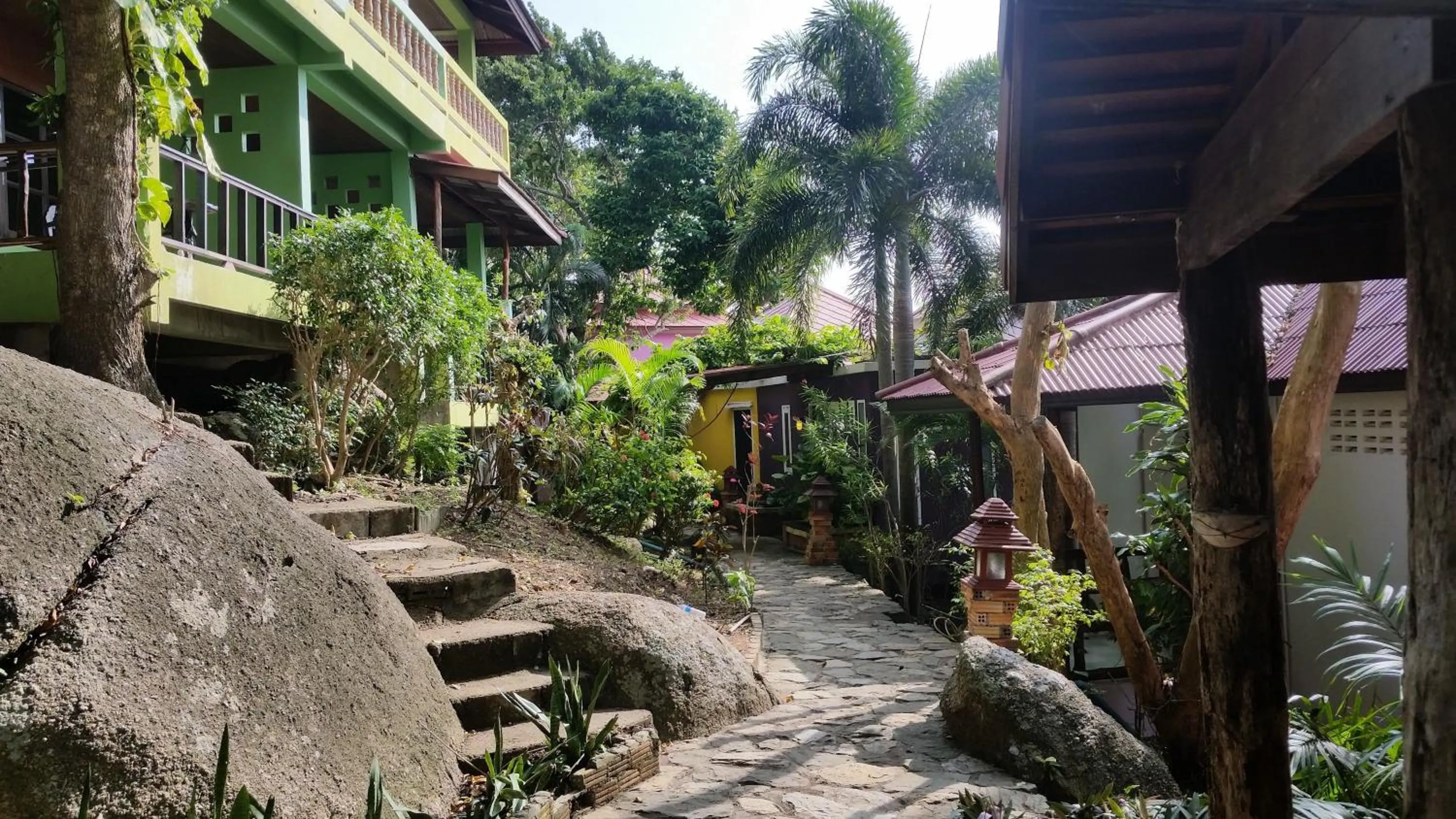 Garden in Sea Breeze Resort - SHA Plus