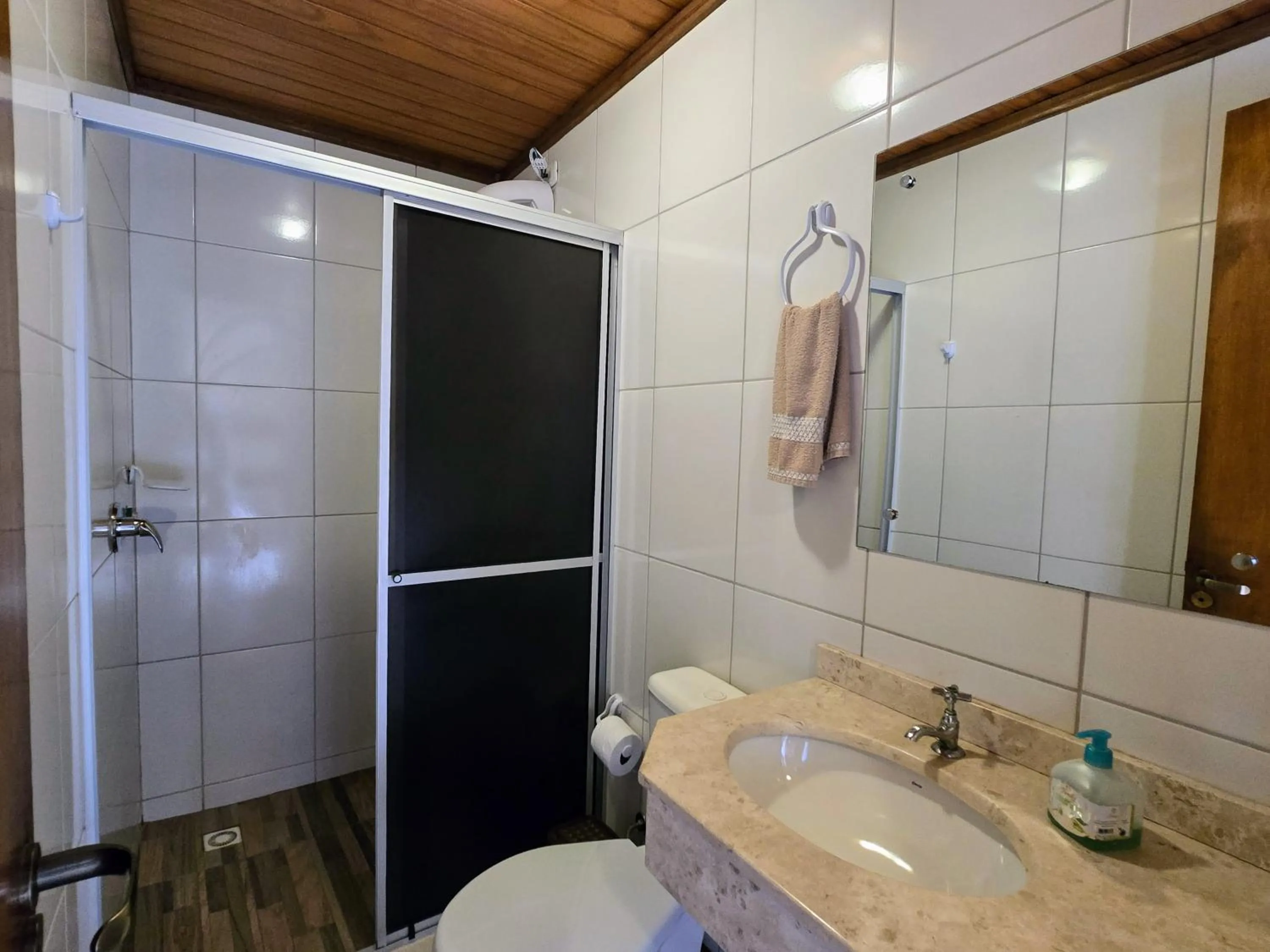Shower in Residencial Borges Canela