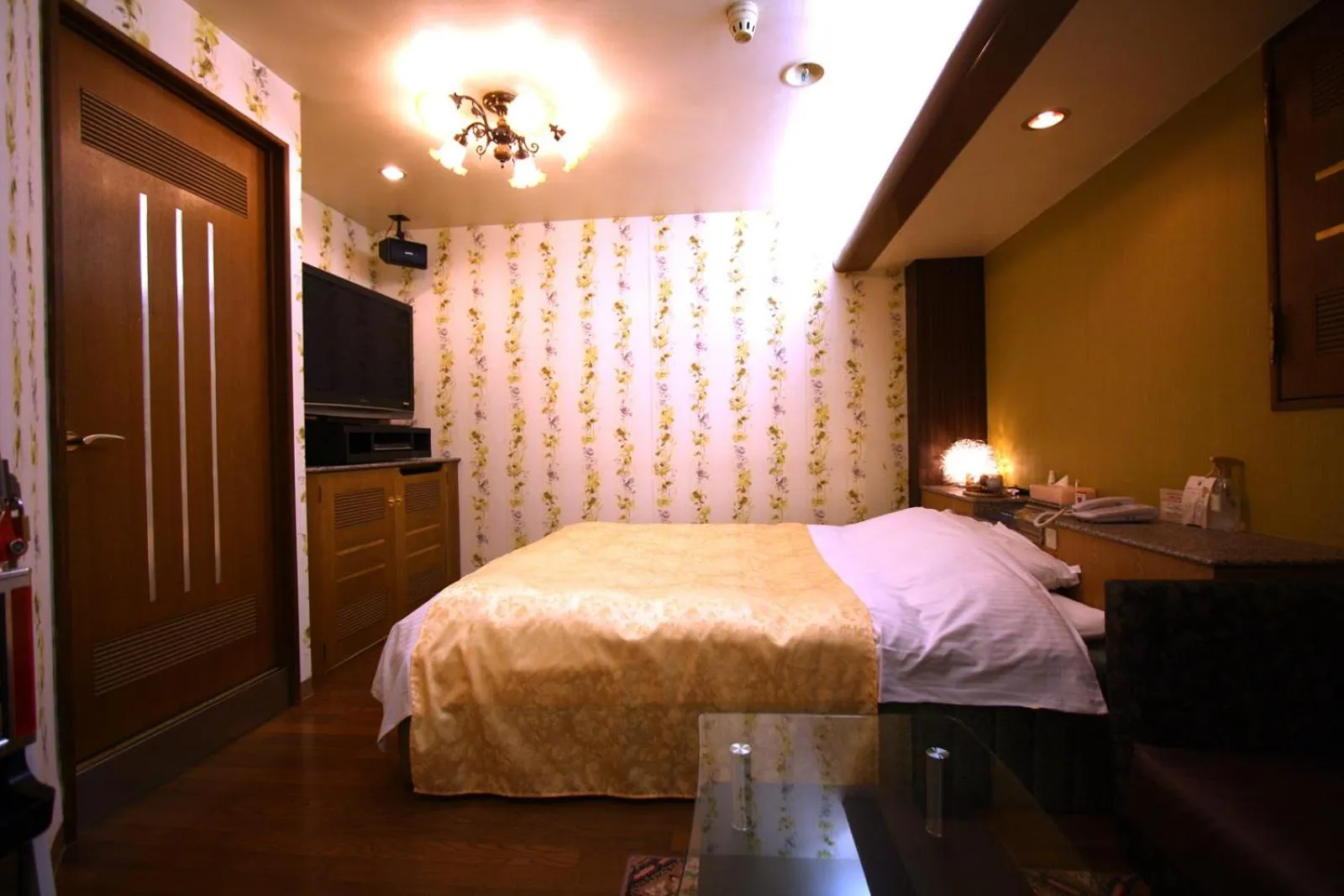 Photo of the whole room, Bed in Hotel Ohirune Racco Higashiosaka ( Adult Only)