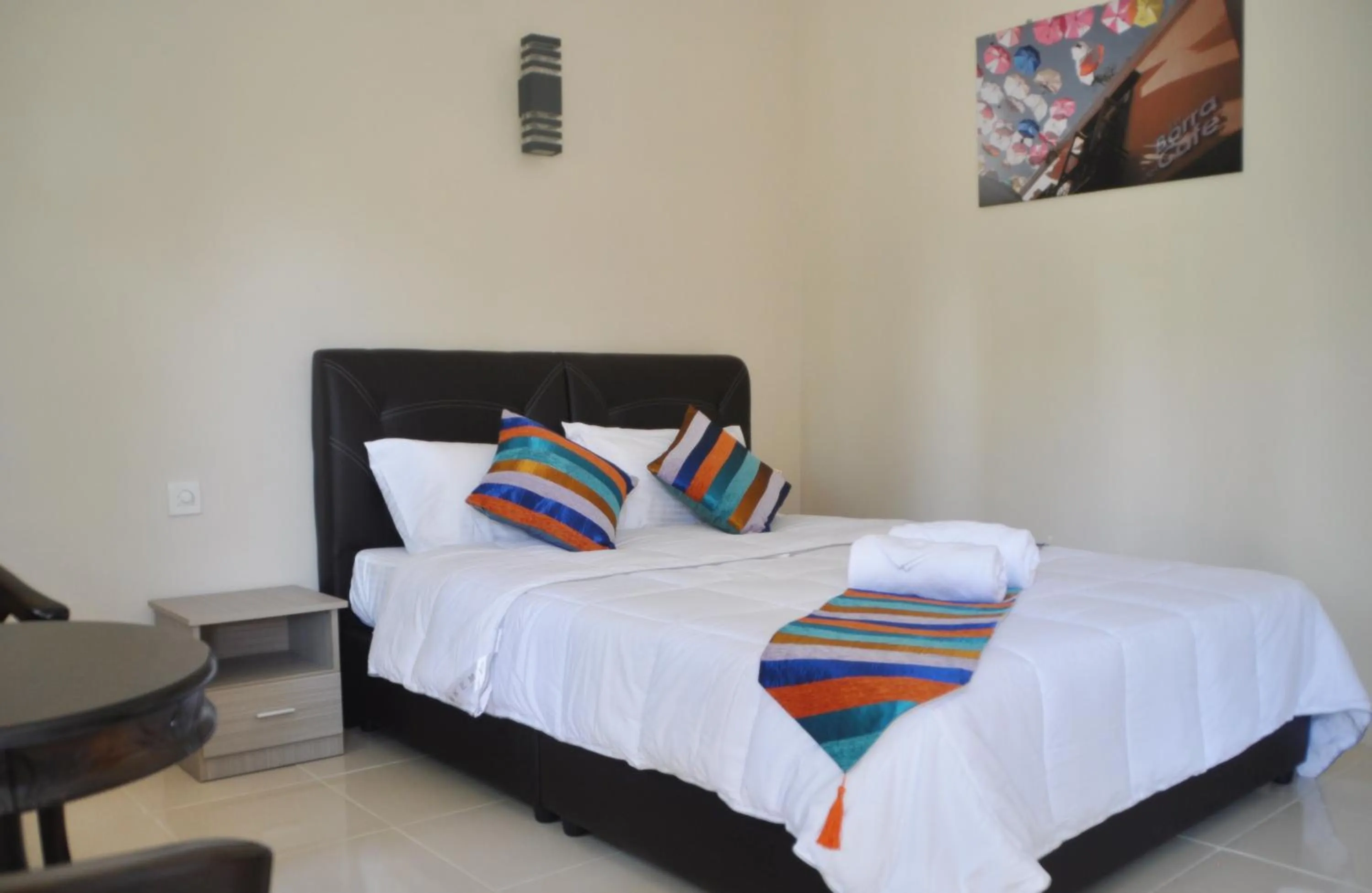 Bedroom, Bed in Sunset Bay Cottage