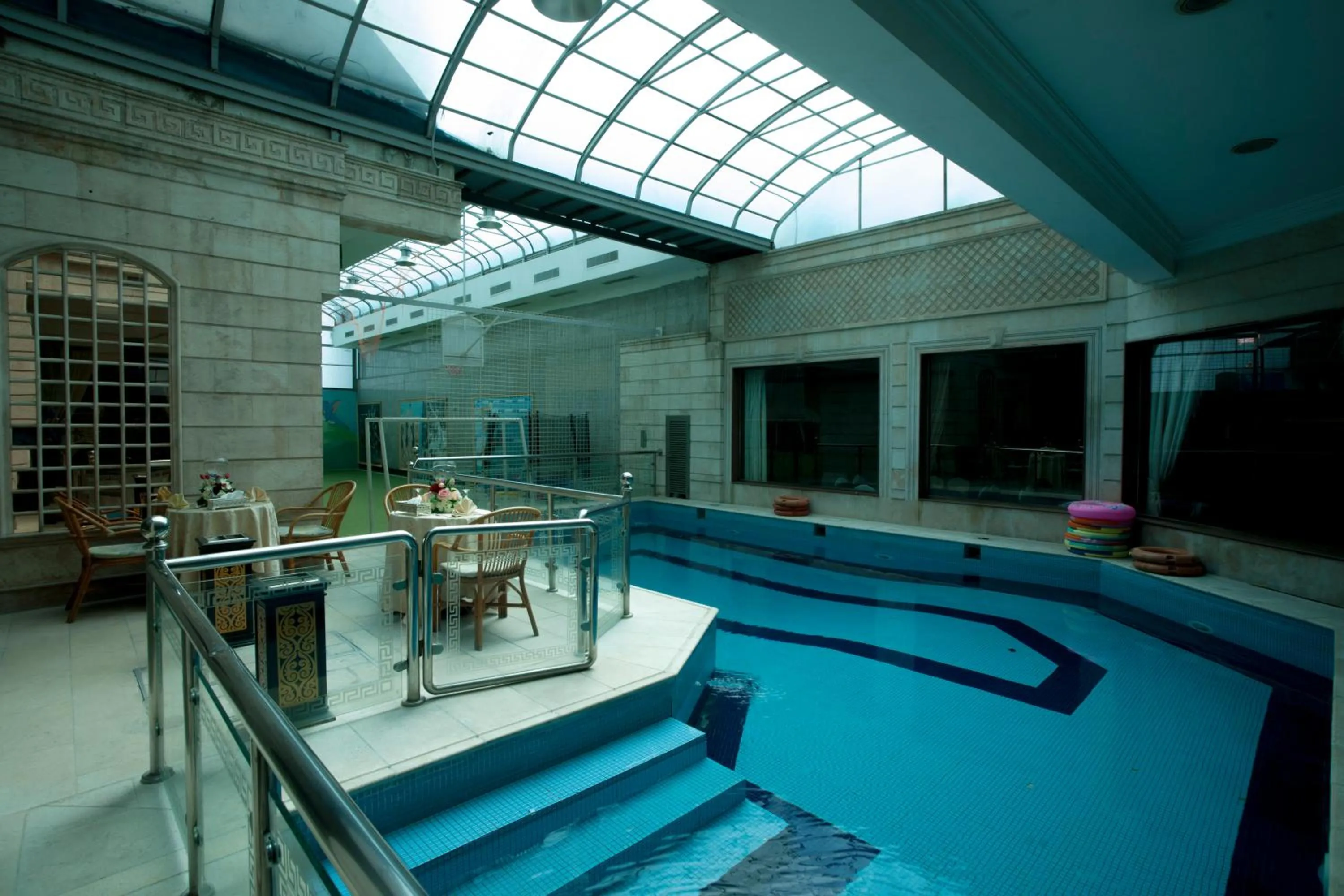 Swimming pool in Al Azhar Hotel Jeddah