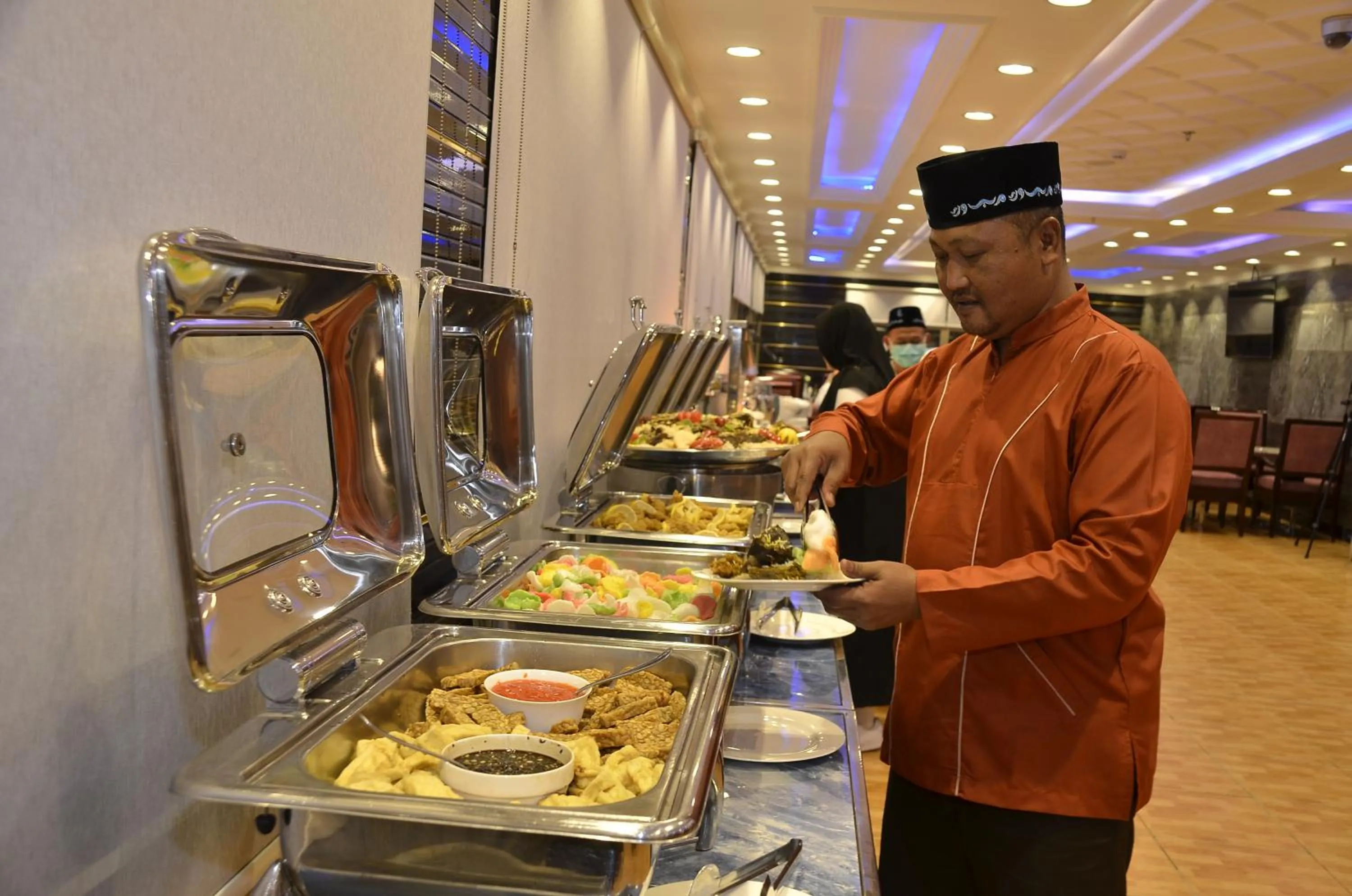 Restaurant/places to eat in Al Azhar Hotel Jeddah
