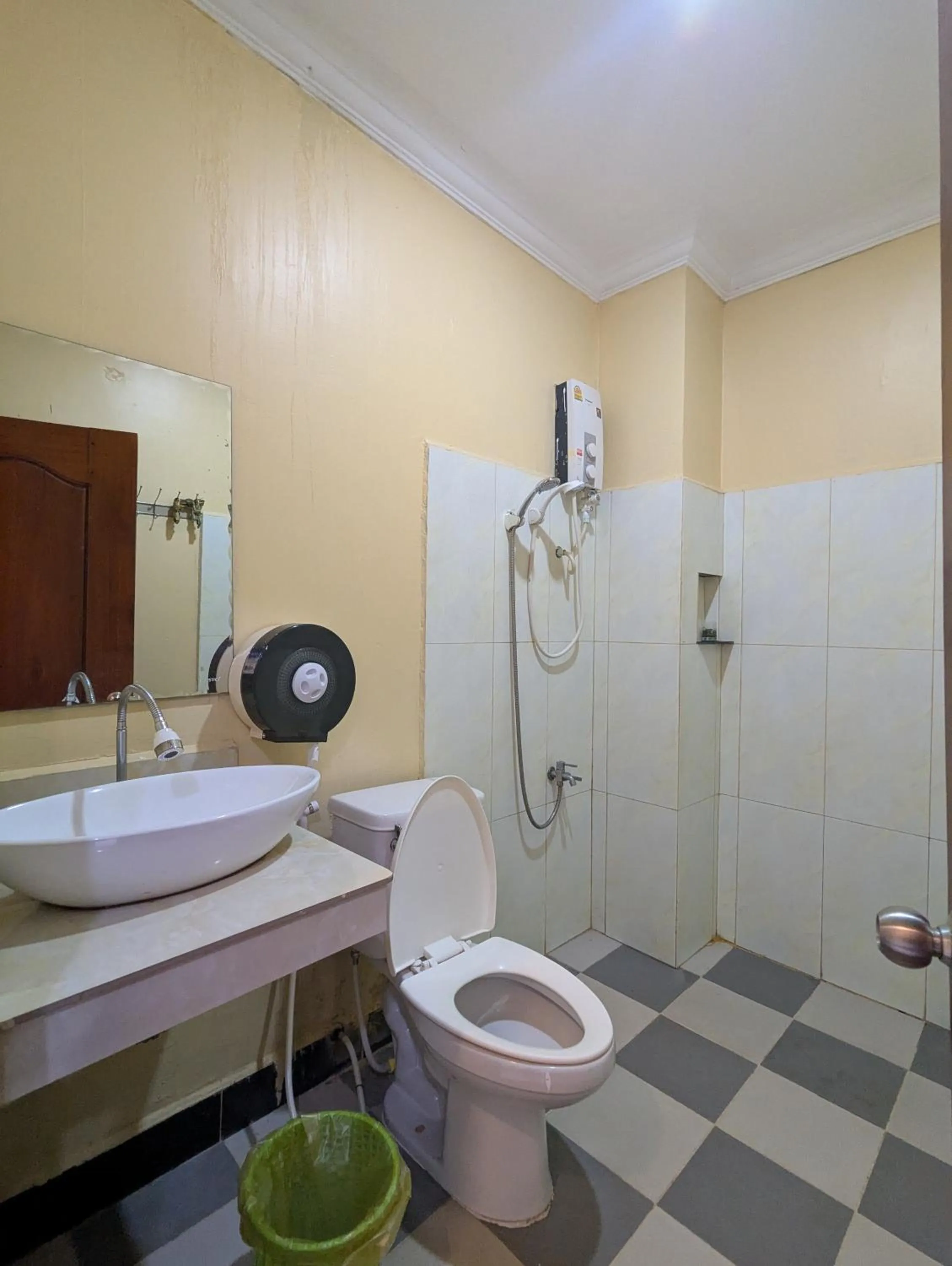 Bathroom in Blue Diamond Hostel