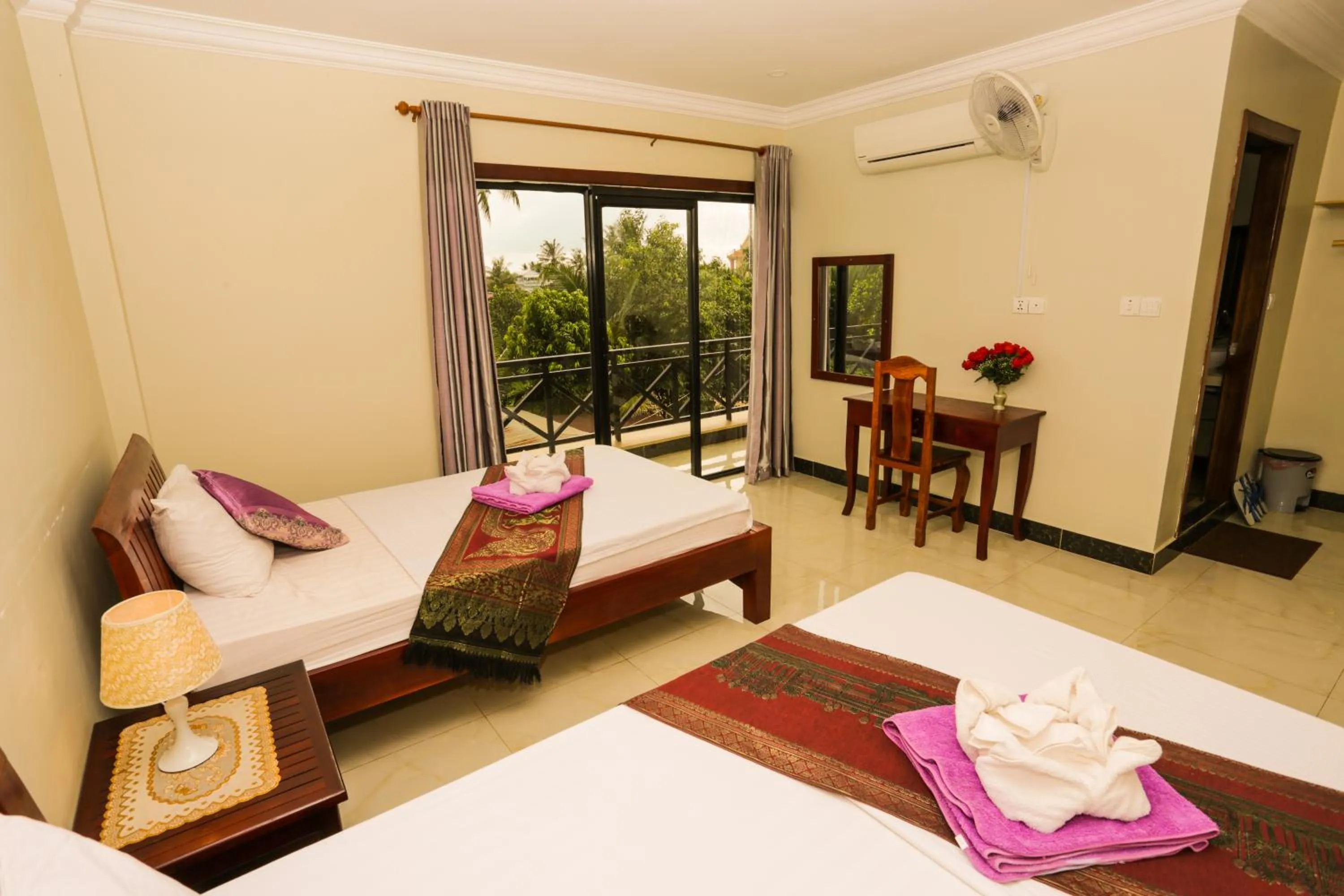 Bedroom, Bed in Blue Diamond Hostel