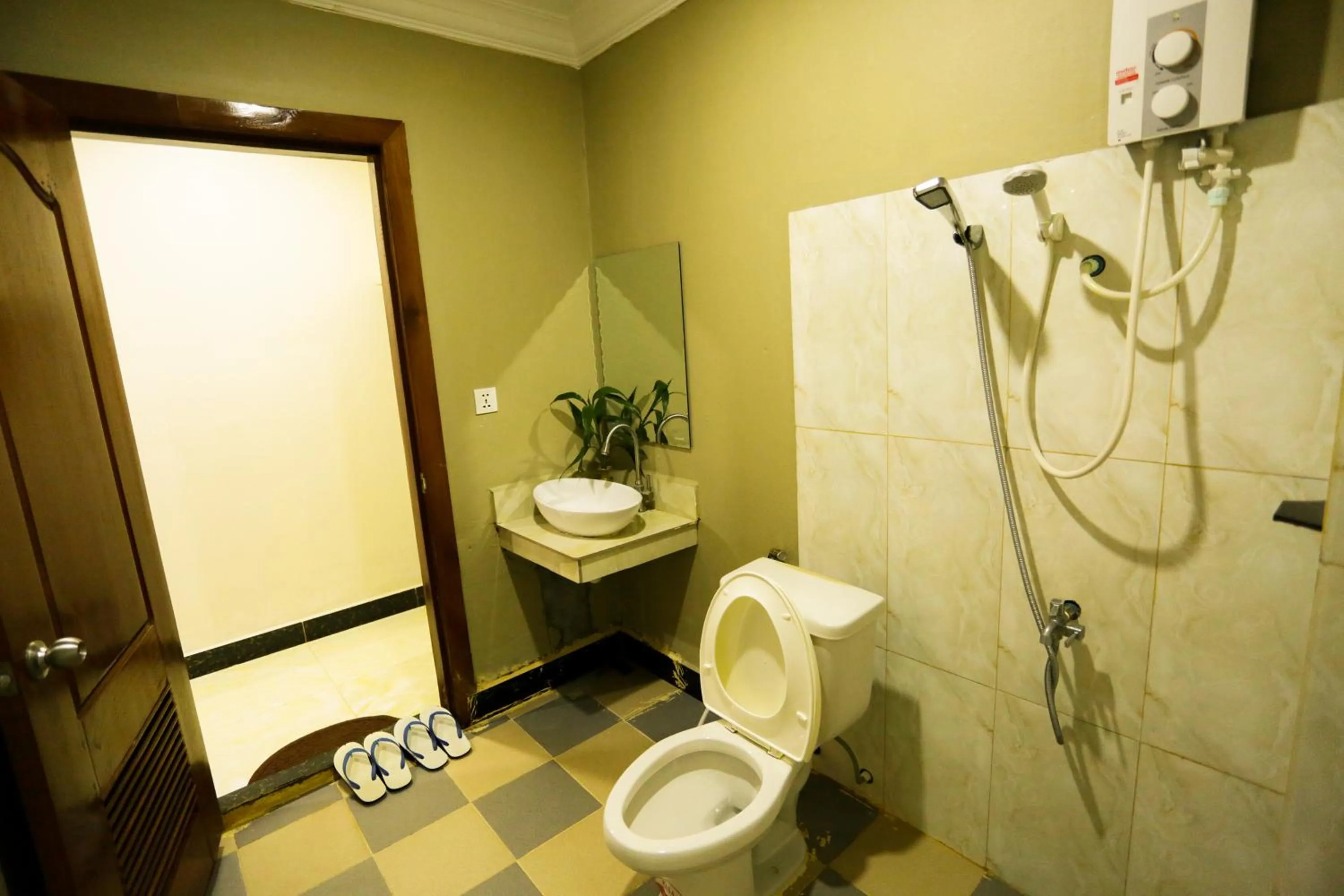 Bathroom in Blue Diamond Hostel