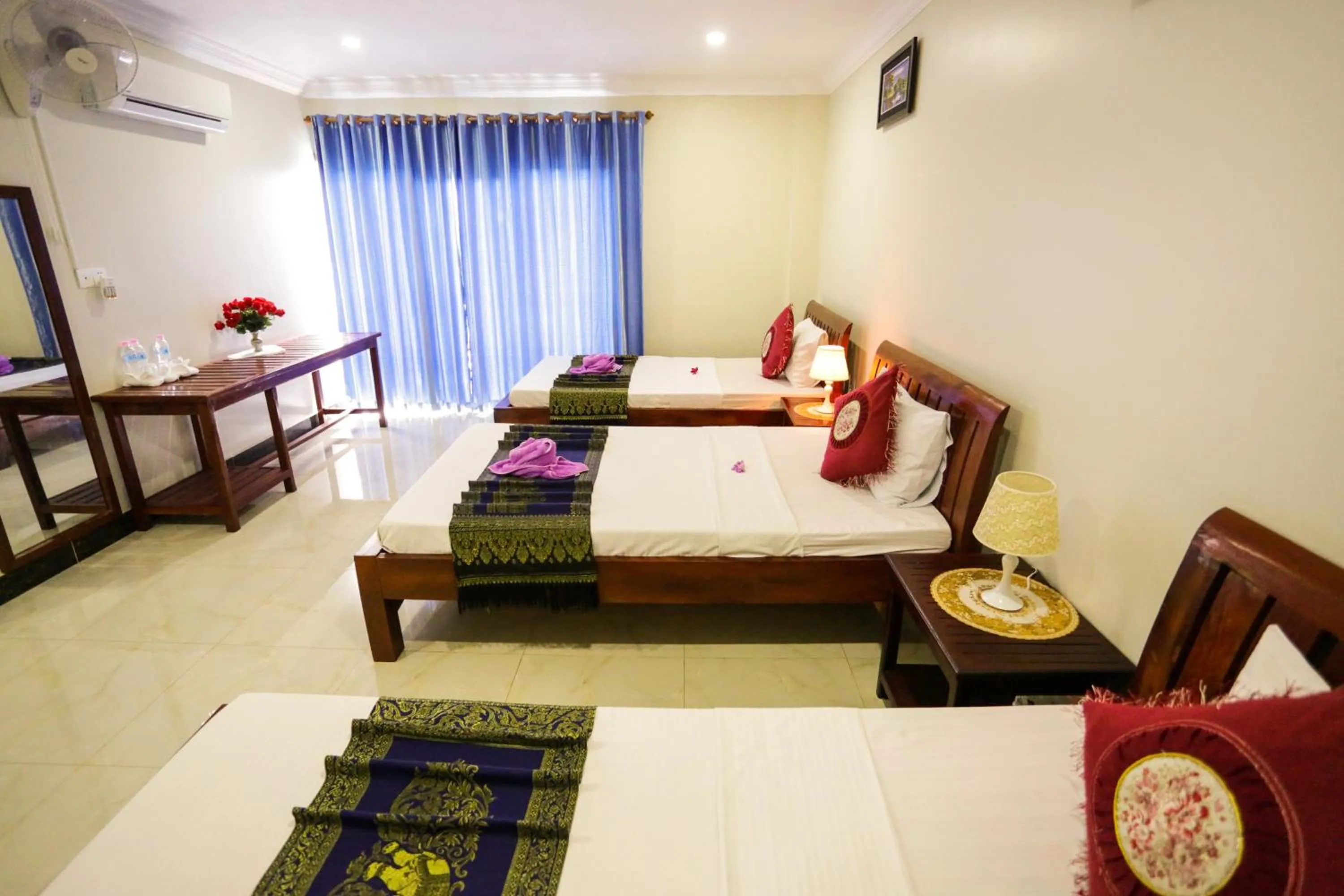 Bedroom, Bed in Blue Diamond Hostel