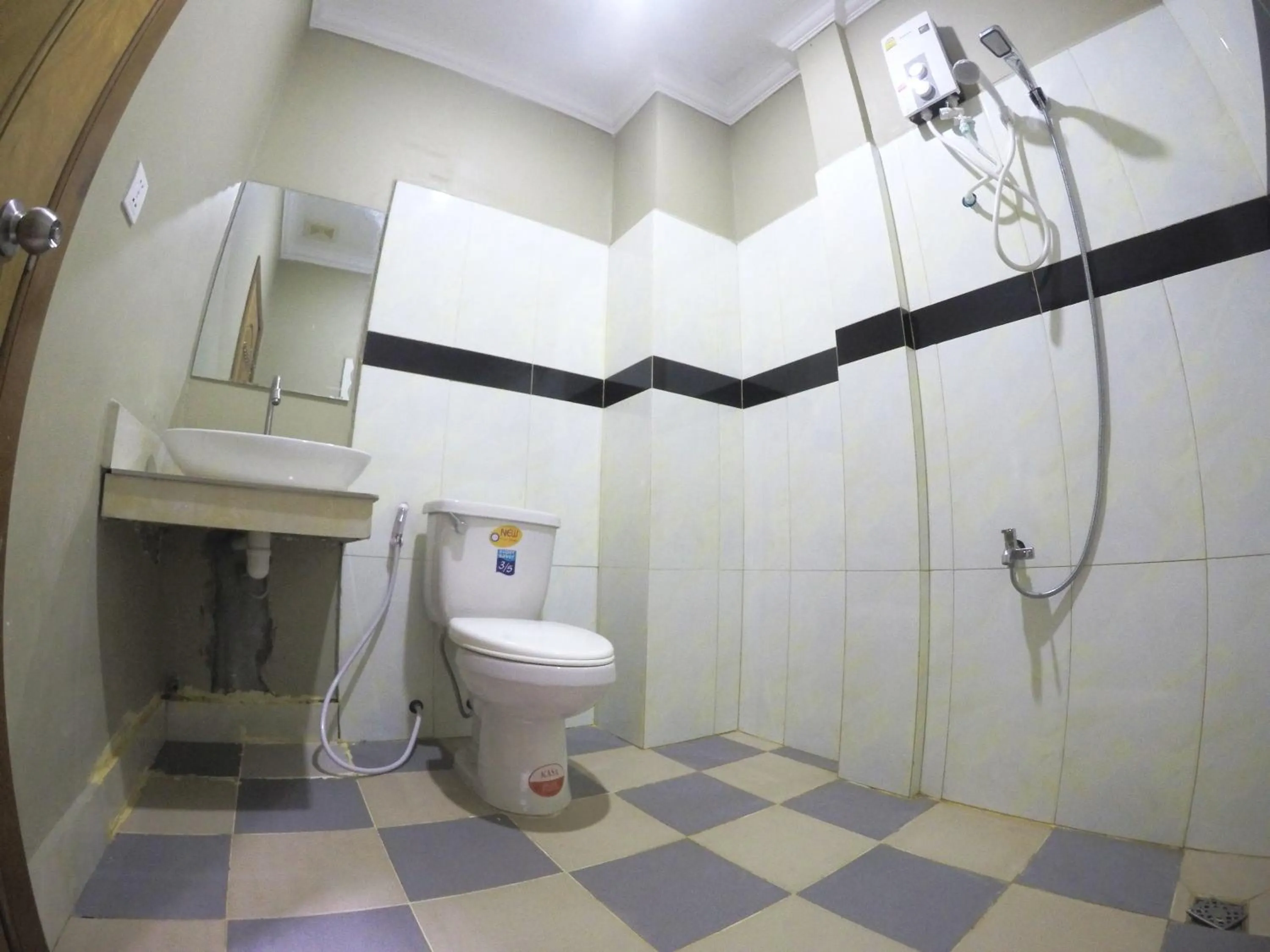 Bathroom in Blue Diamond Hostel