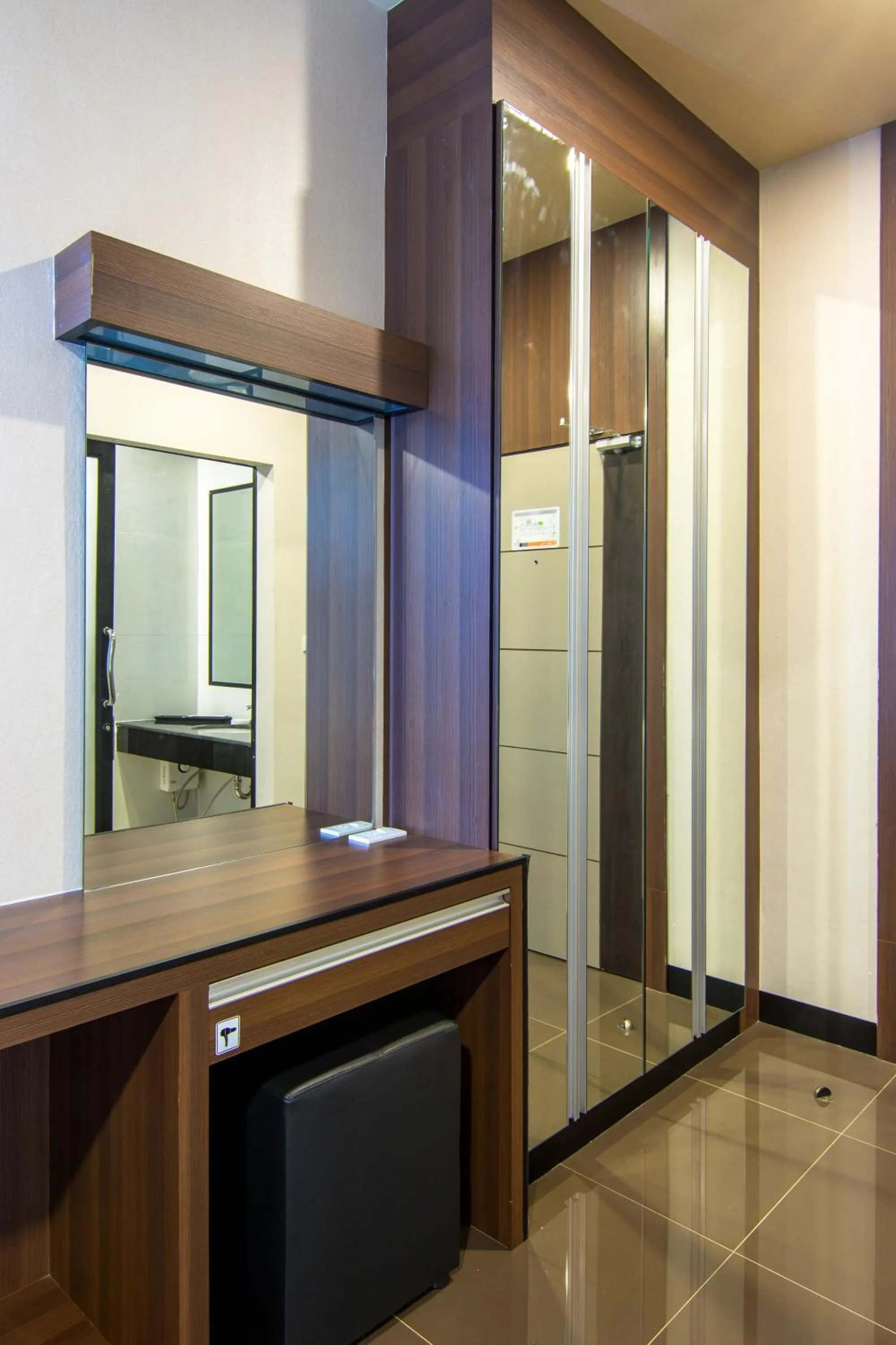 wardrobe in PSG Hotel