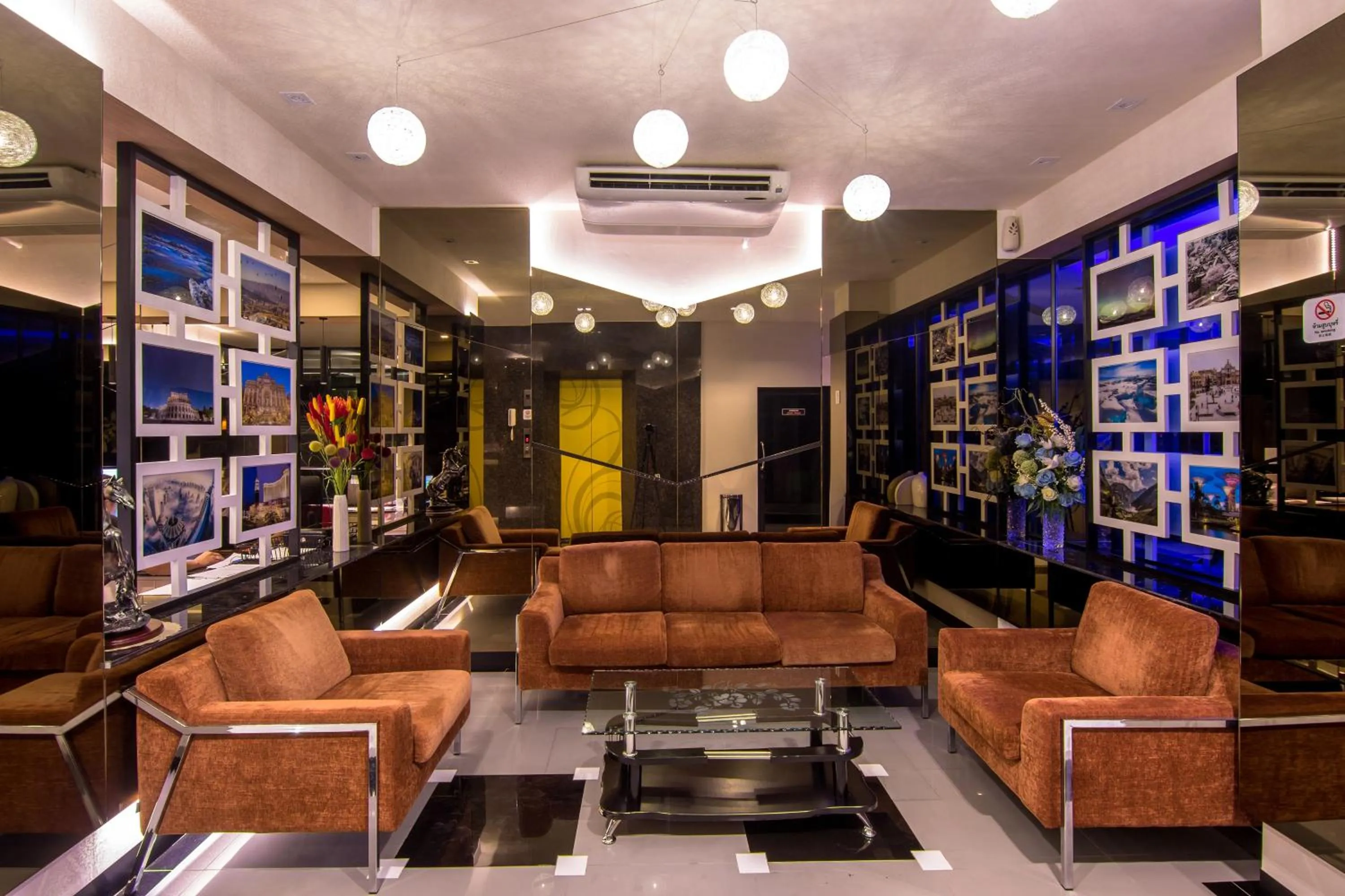 Lobby or reception in PSG Hotel