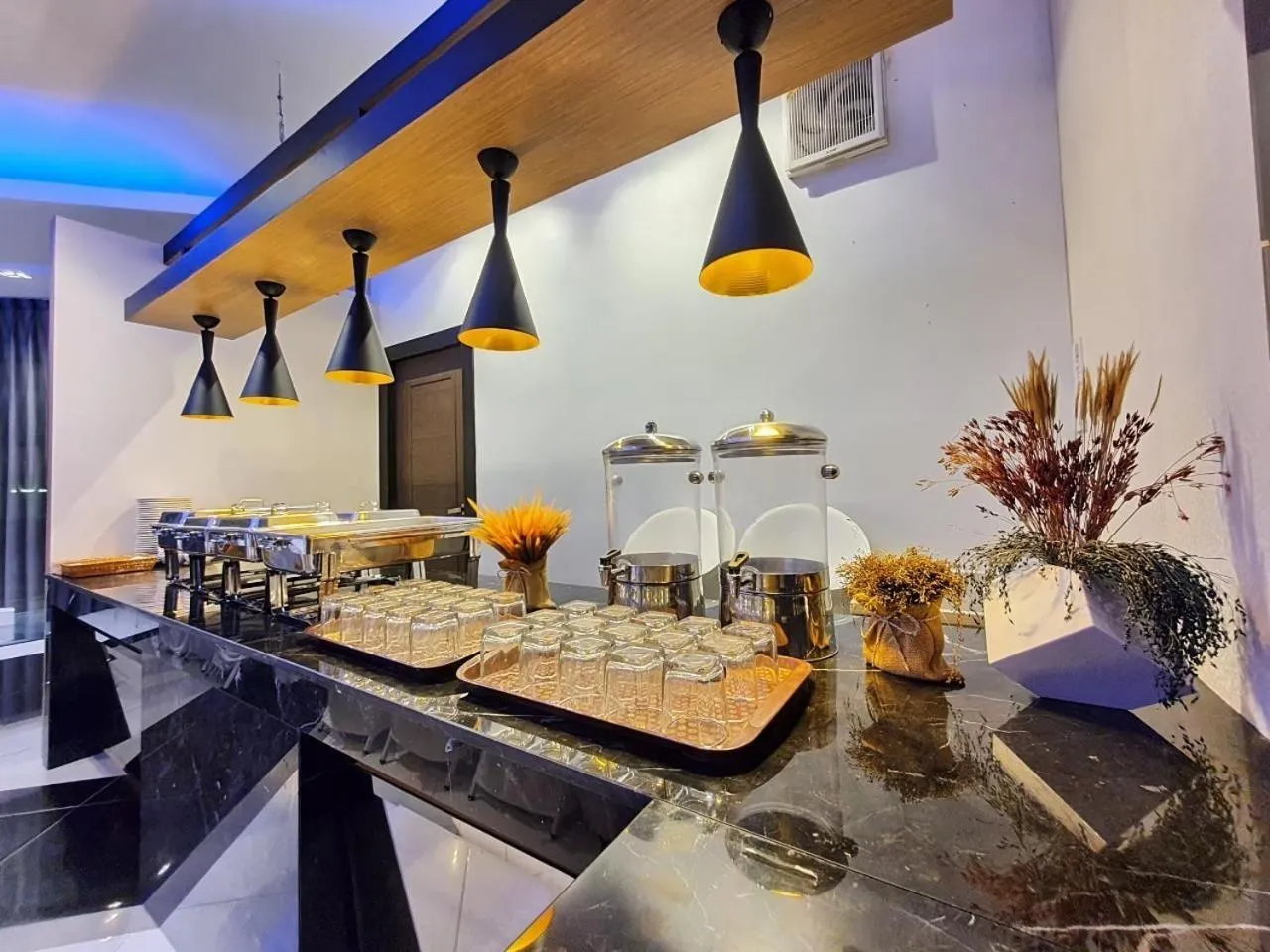 Restaurant/places to eat in PSG Hotel