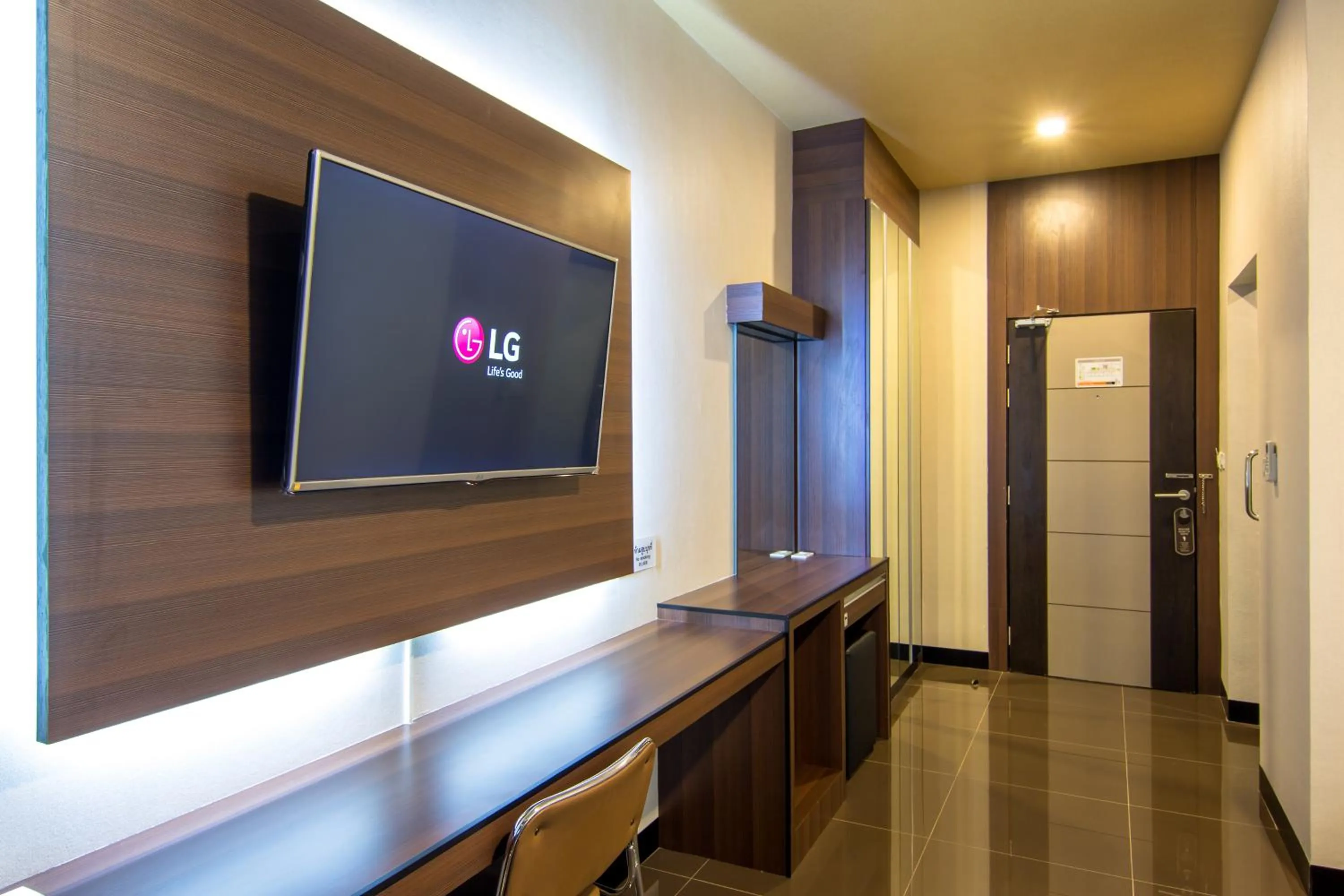 Communal lounge/ TV room in PSG Hotel