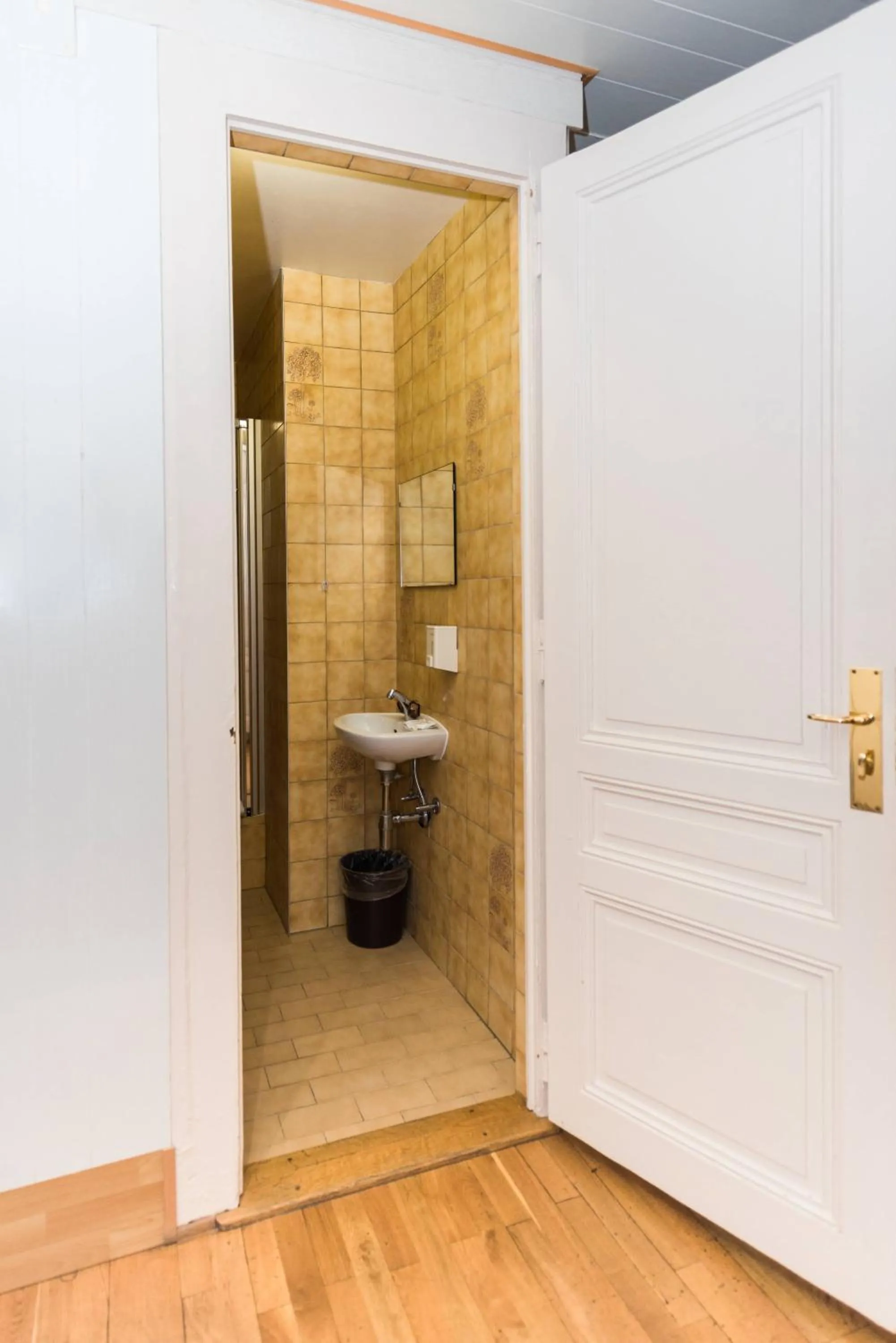 Shower in Hotel des Tourelles